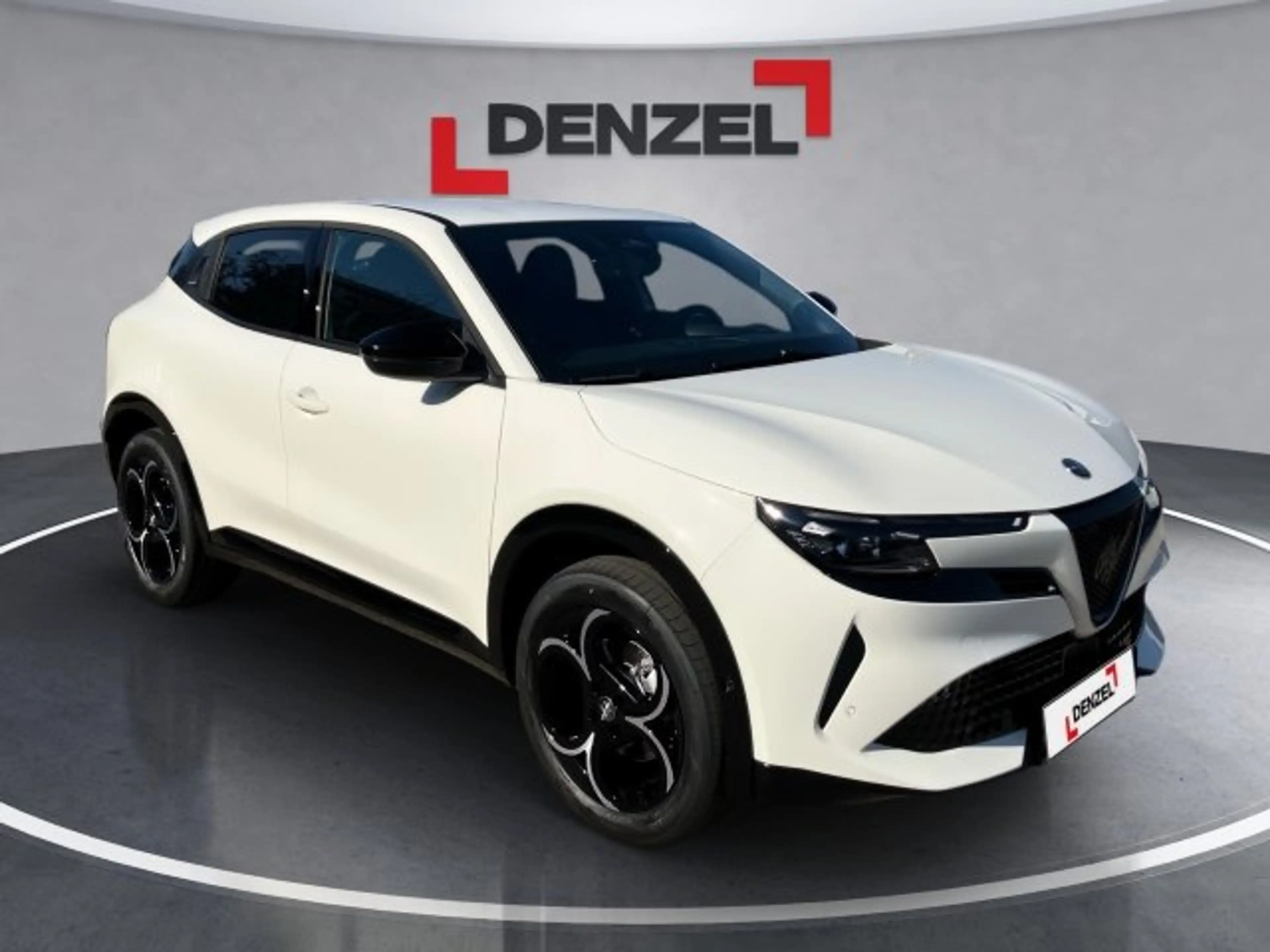 Alfa Romeo Junior Ibrida 1.2 Hybrid eDCT6 — photo 6