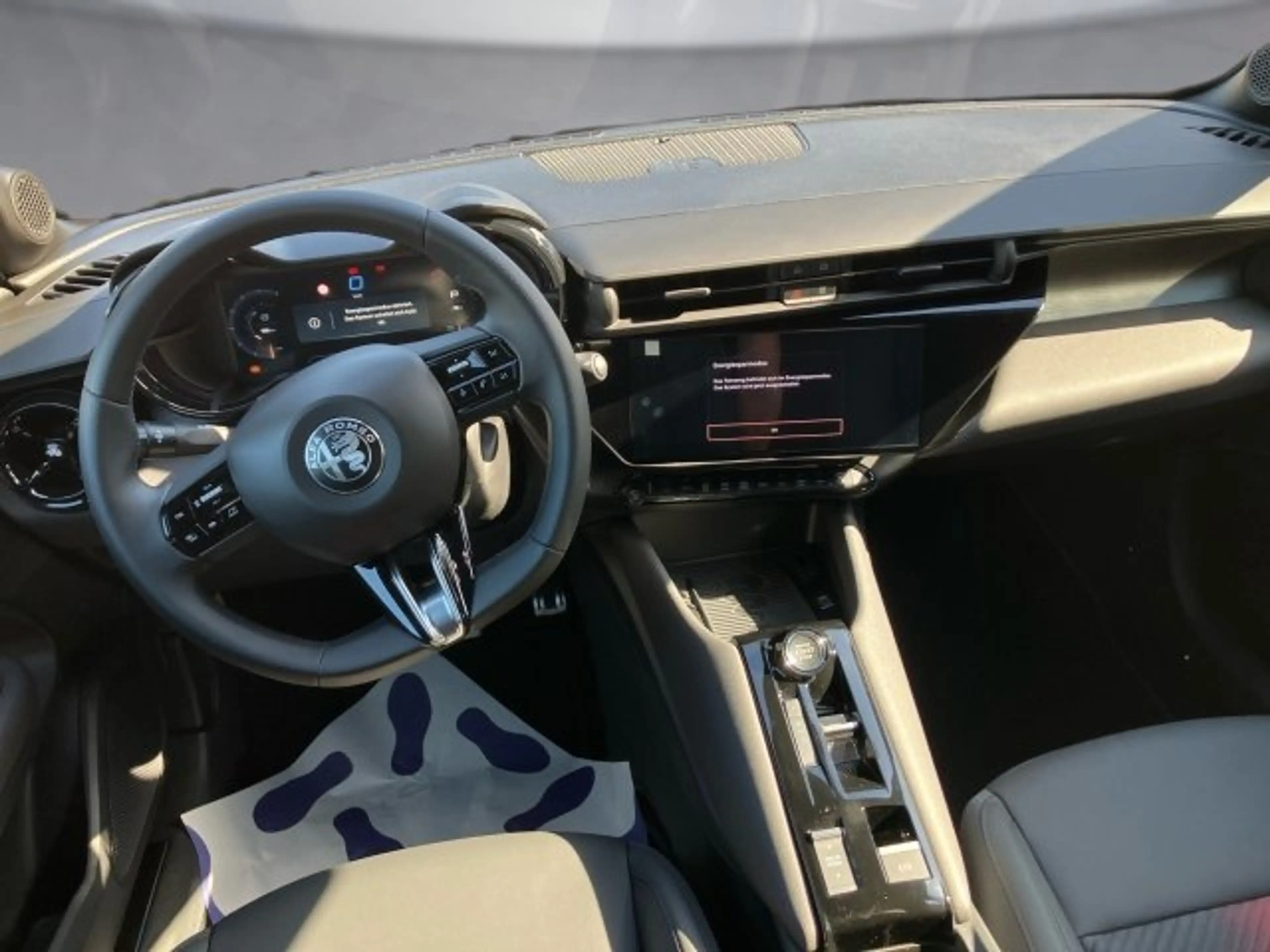 Alfa Romeo Junior Ibrida 1.2 Hybrid eDCT6 — photo 9