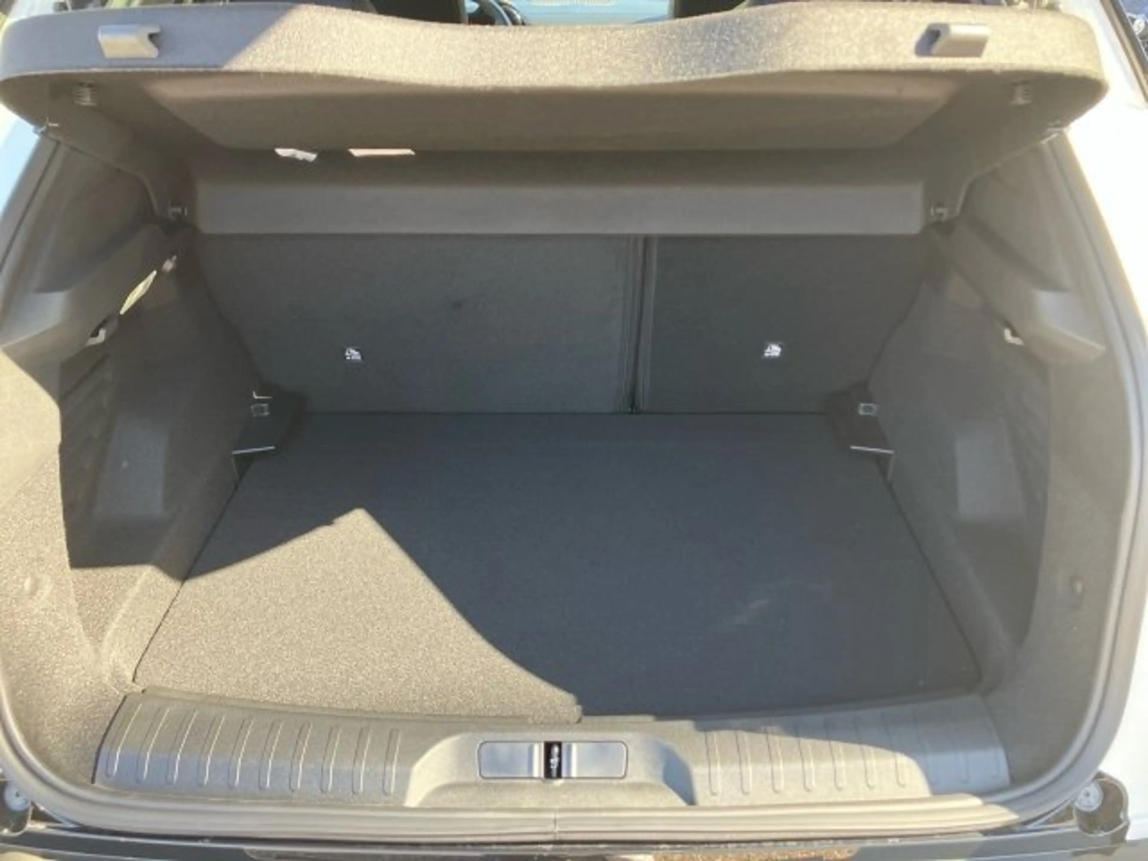 Alfa Romeo Junior Ibrida 1.2 Hybrid eDCT6 — photo 13