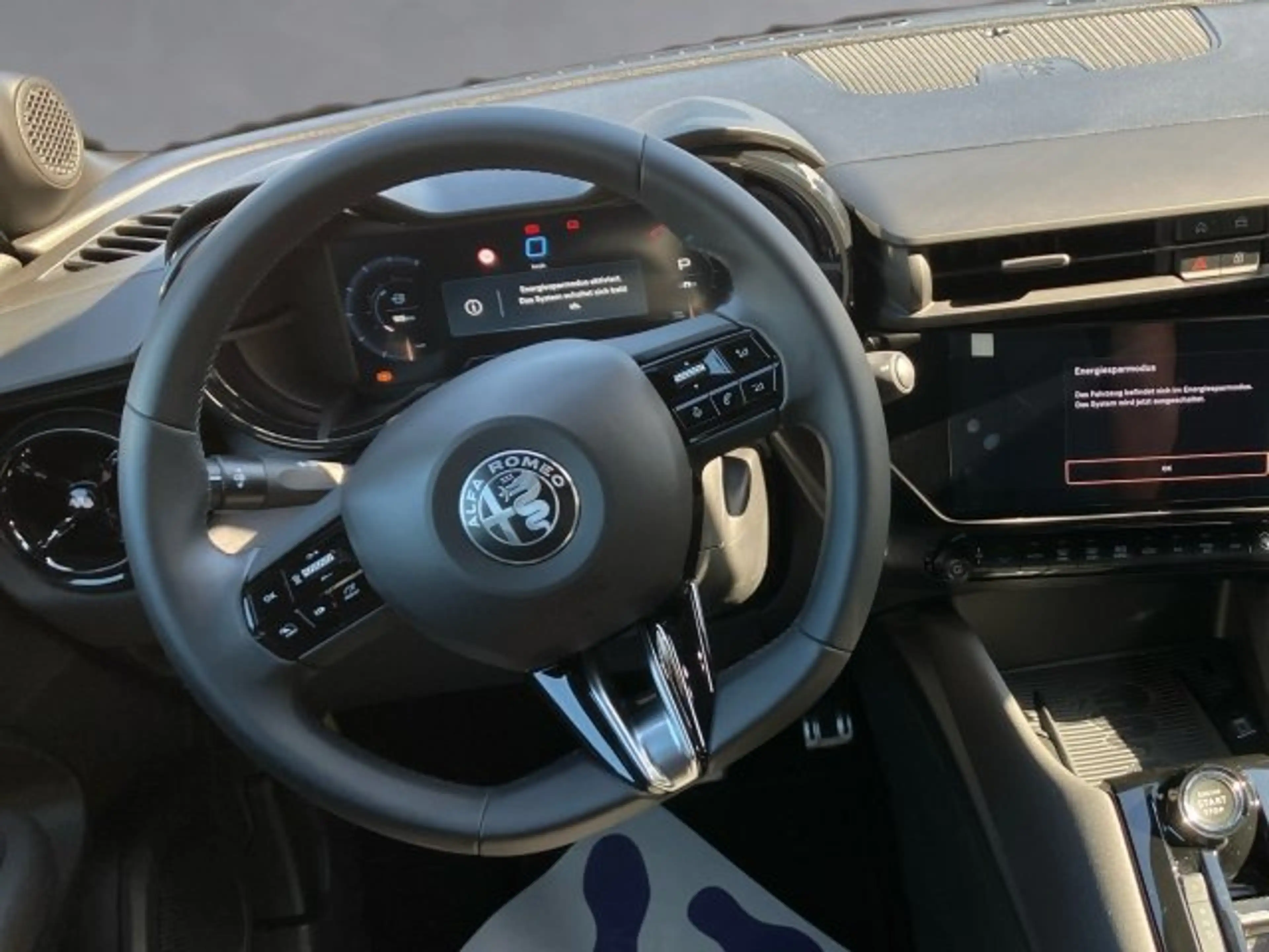 Alfa Romeo Junior Ibrida 1.2 Hybrid eDCT6 — photo 10