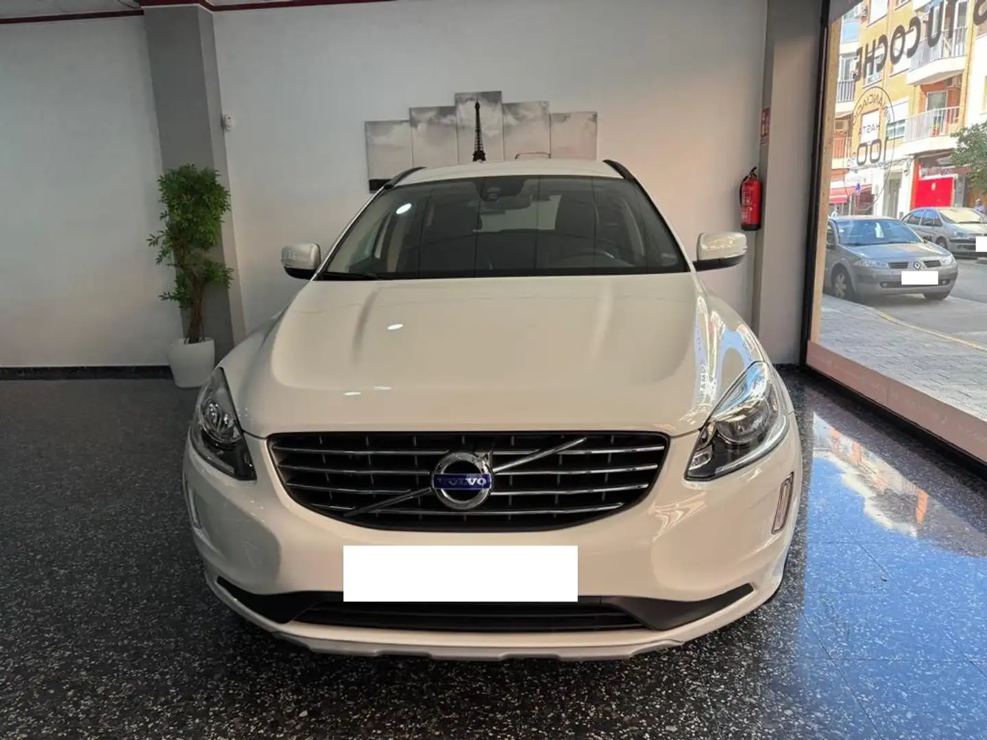 Volvo XC60 D3 Momentum 150 Blanco - 2