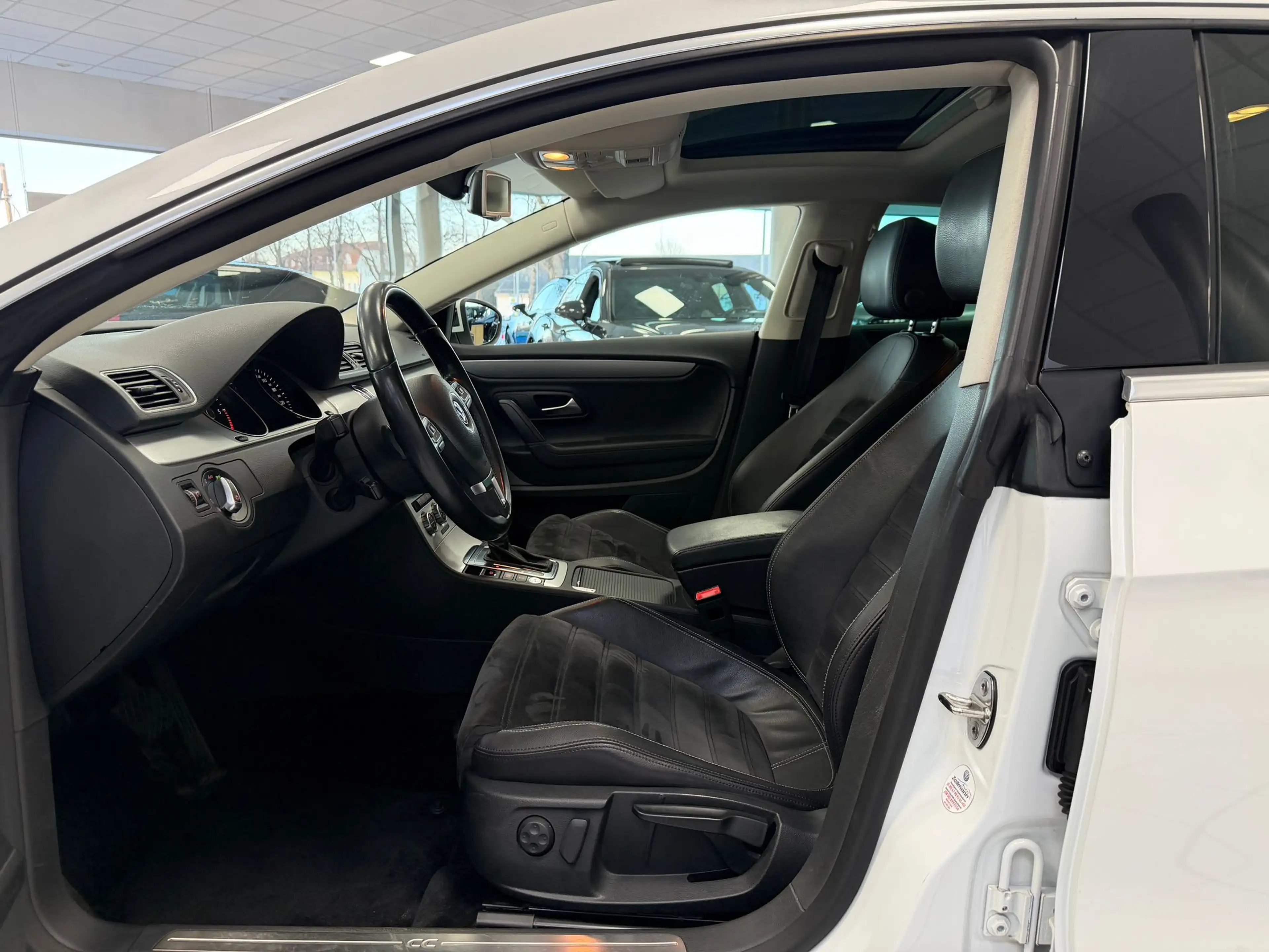 Volkswagen CC 2.0 TDI*Bi-Xenon*PANO*ACC*DCC*AHK*STHZG*KAM* — photo 12