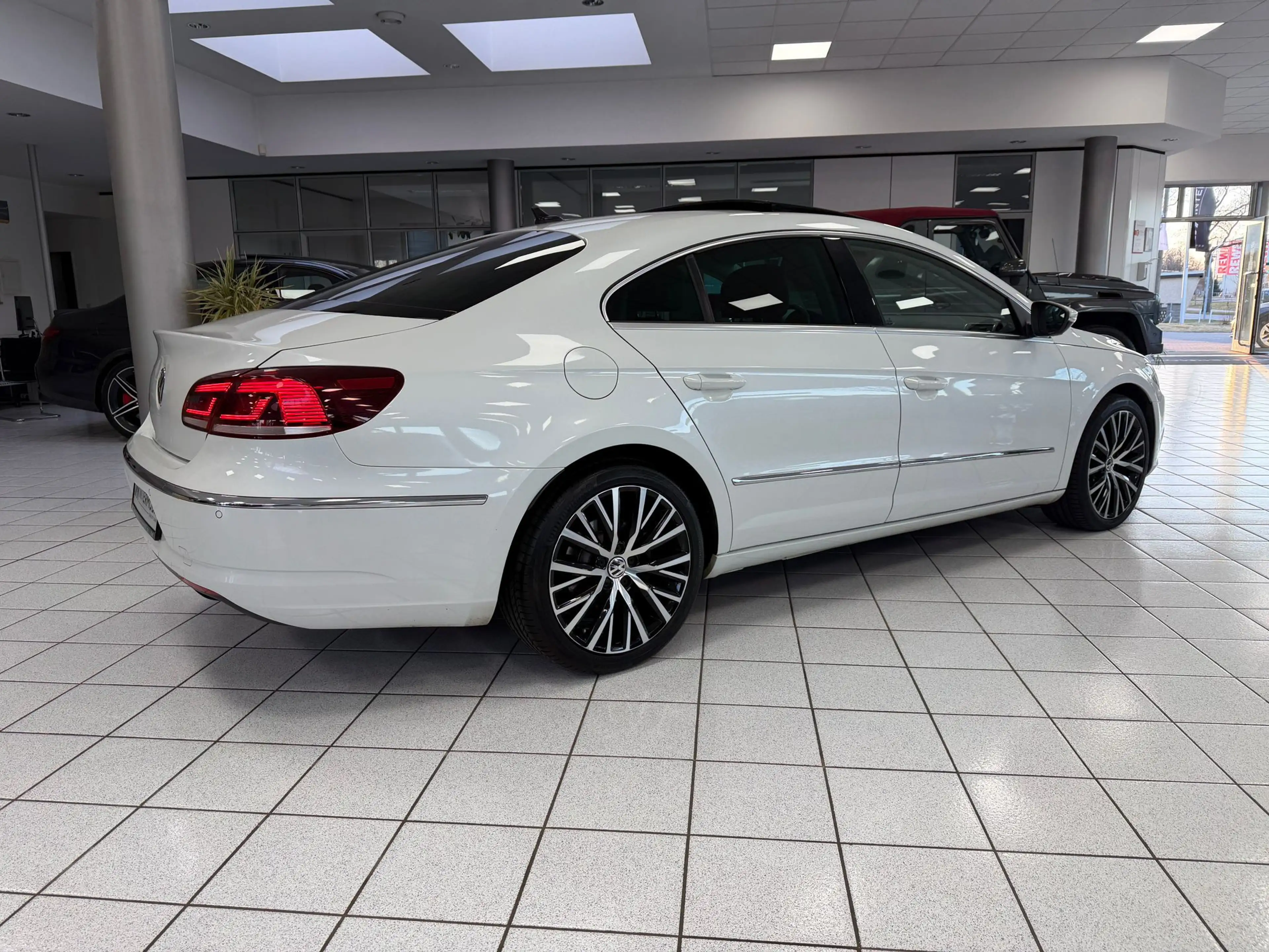 Volkswagen CC 2.0 TDI*Bi-Xenon*PANO*ACC*DCC*AHK*STHZG*KAM* — photo 4