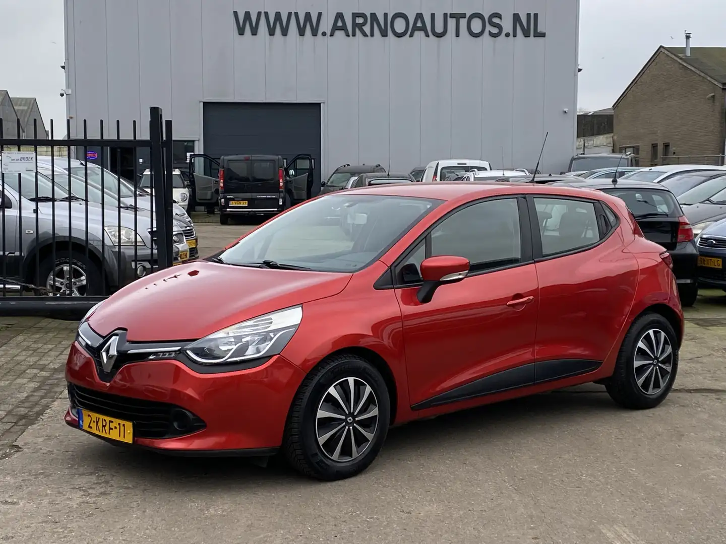 Renault Clio 0.9 TCe Expression 5-DEURS, AIRCO, CRUISE CONTROL, Rojo - 1