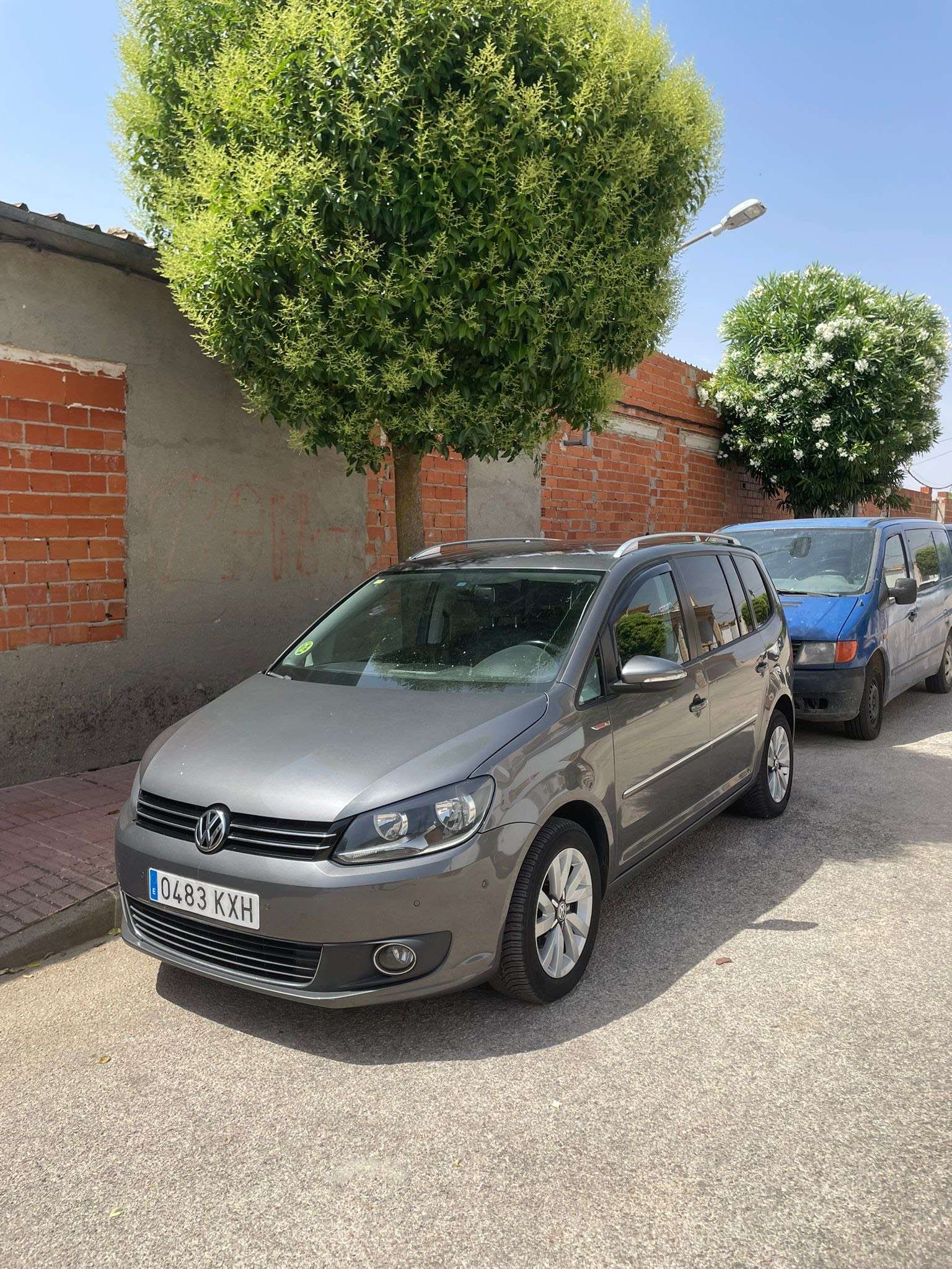 Volkswagen Touran 2.0TDI Advance DSG - foto 1