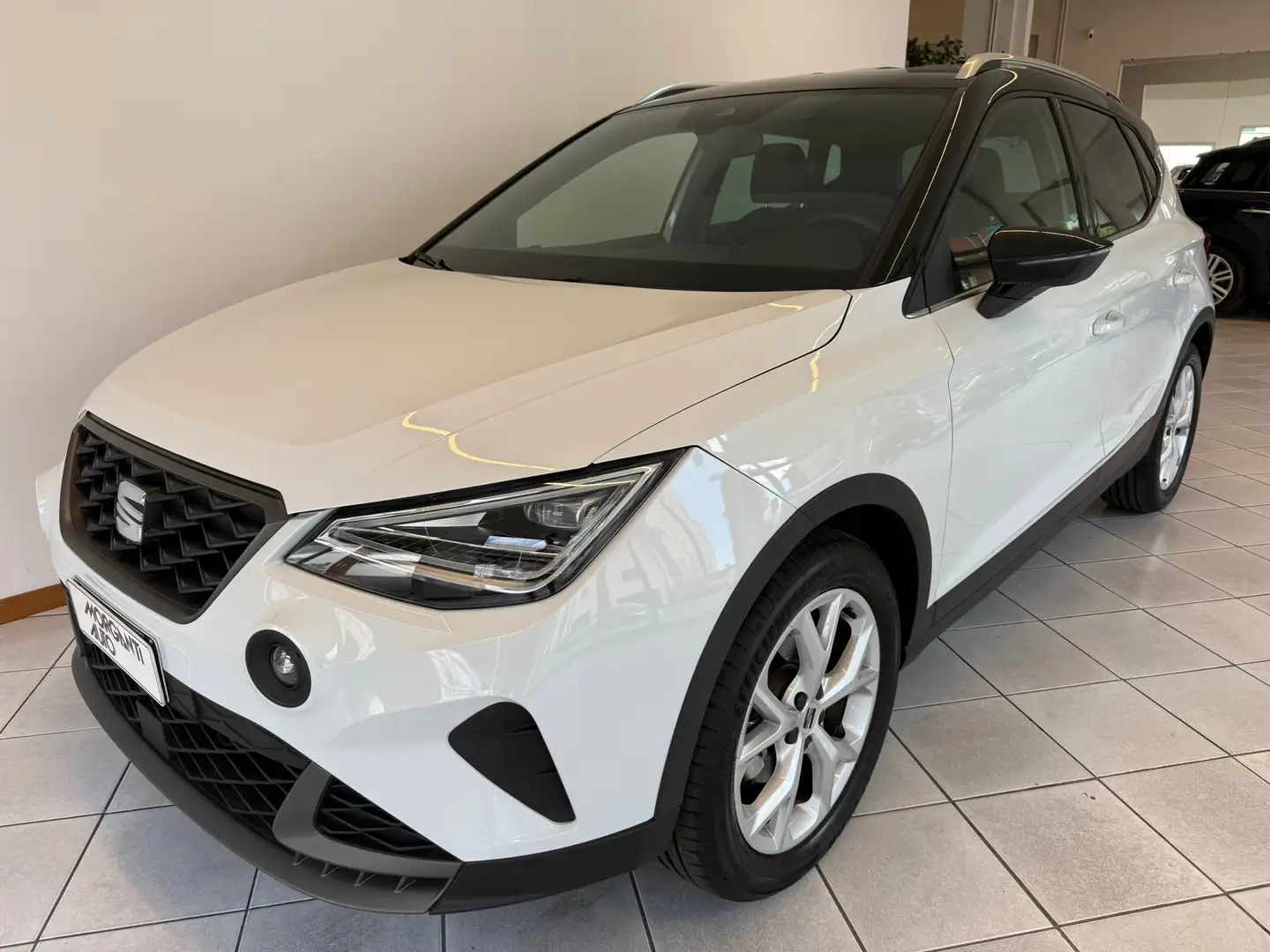 SEAT Arona Arona 1.0 ecotsi FR 95cv Bianco - 1