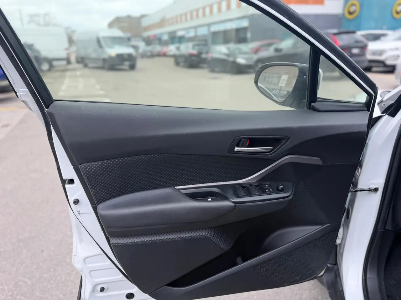 Toyota C-HR photo Toyota C-HR