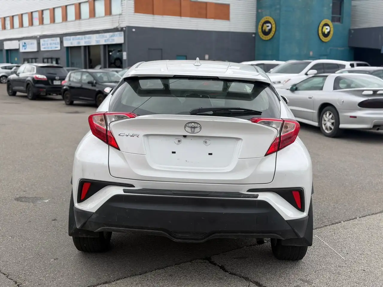 Toyota C-HR photo Toyota C-HR