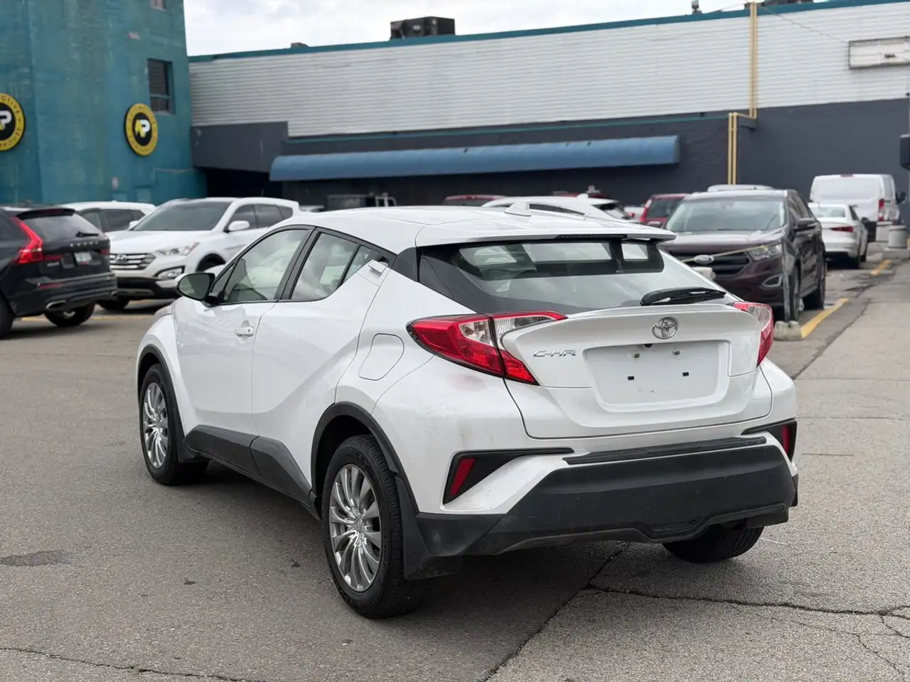 Toyota C-HR photo Toyota C-HR