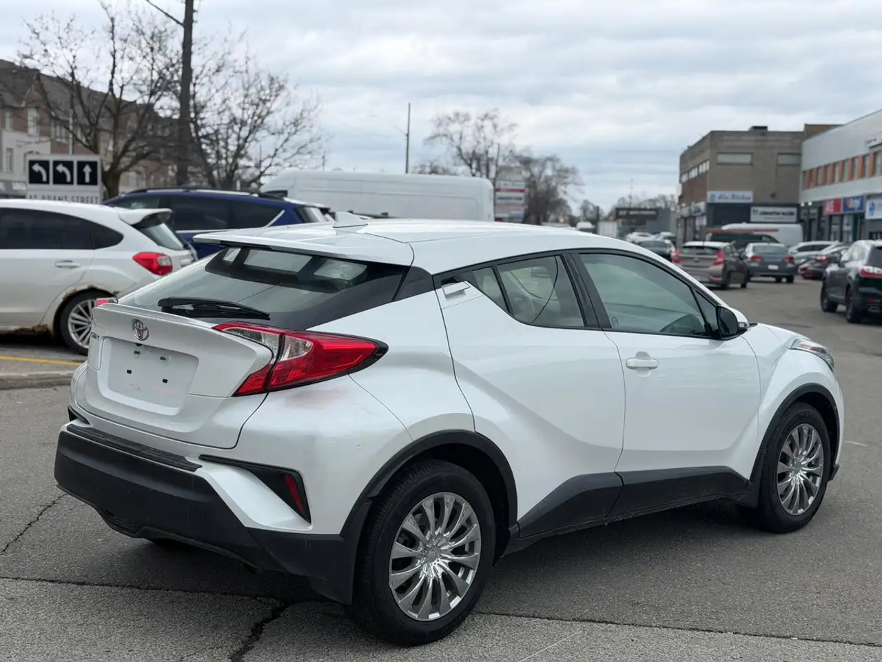 Toyota C-HR photo Toyota C-HR