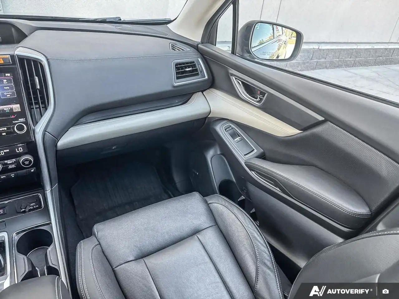 Subaru Ascent photo Subaru Ascent