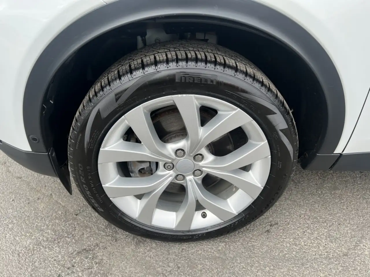 Land Rover Discovery Sport снимка Land Rover Discovery Sport