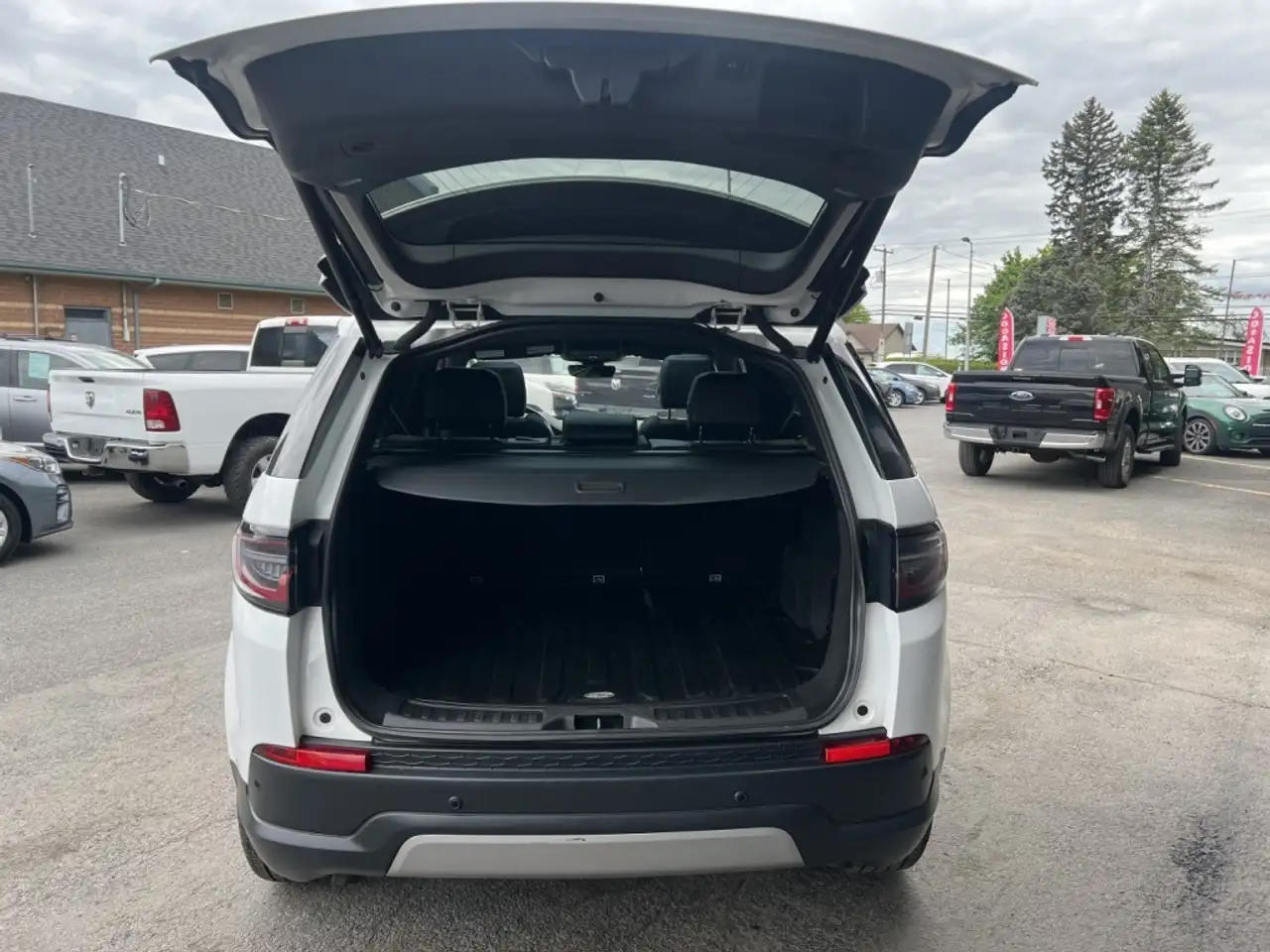 Land Rover Discovery Sport снимка Land Rover Discovery Sport