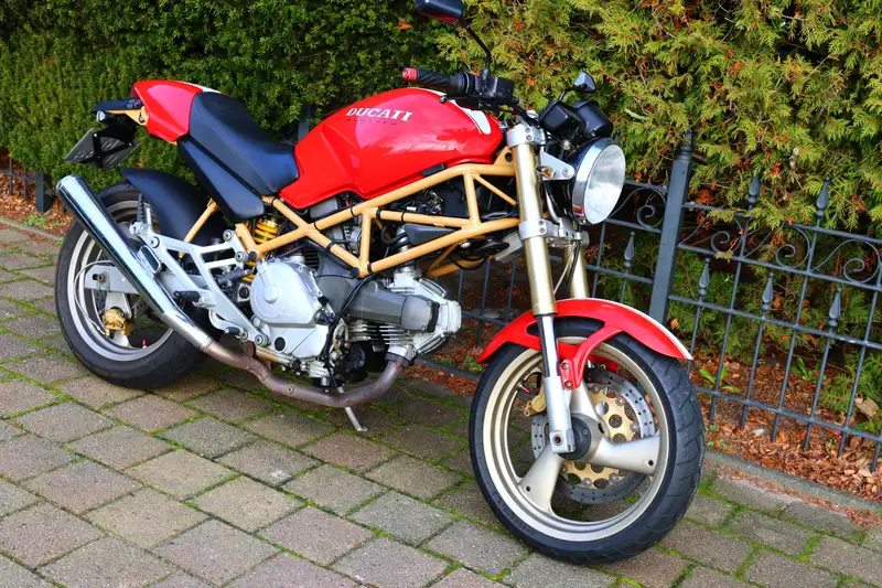 Ducati Monster 600 - foto 2