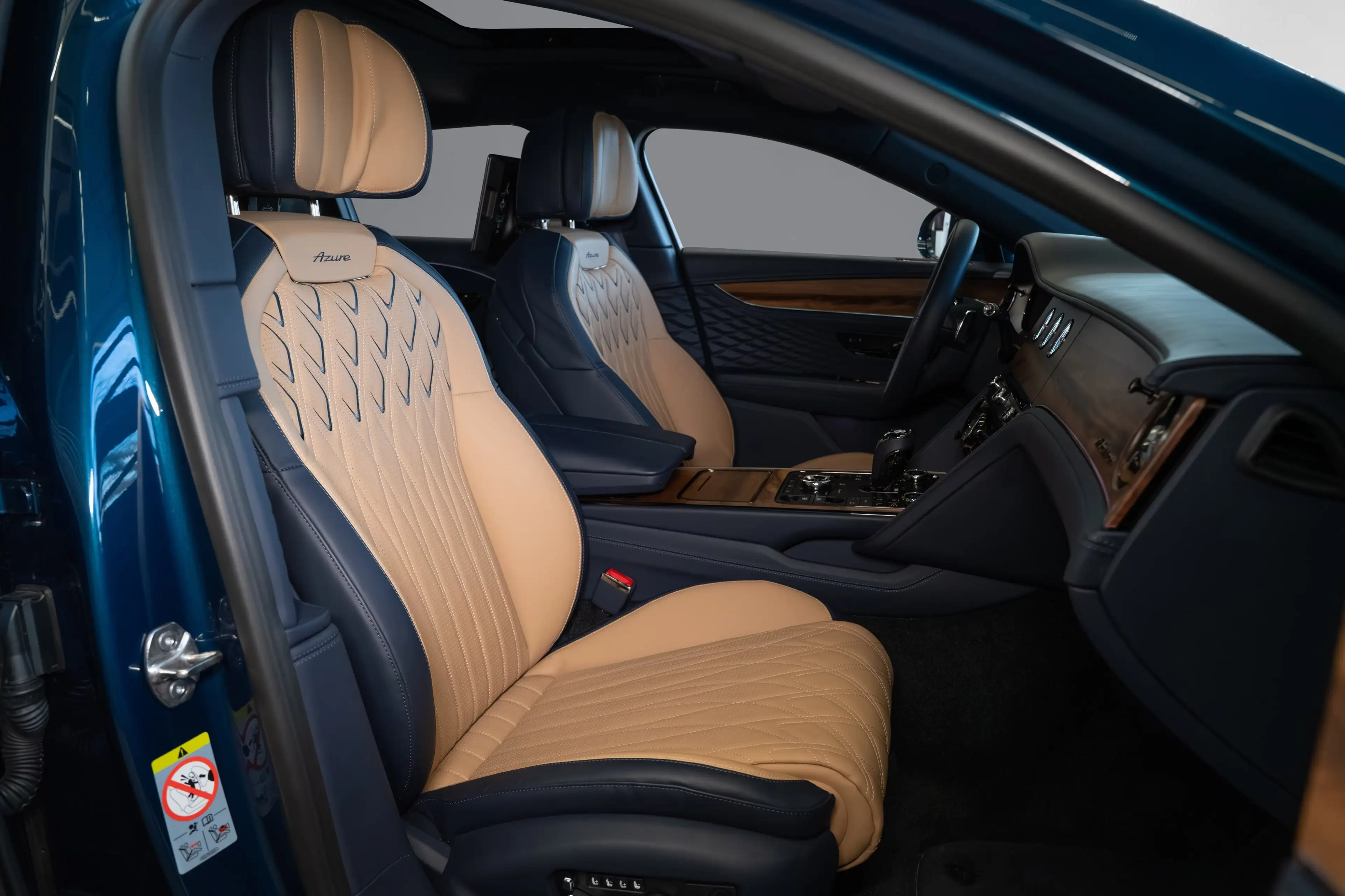 Bentley Flying Spur Azure V8 Hybrid — photo 12