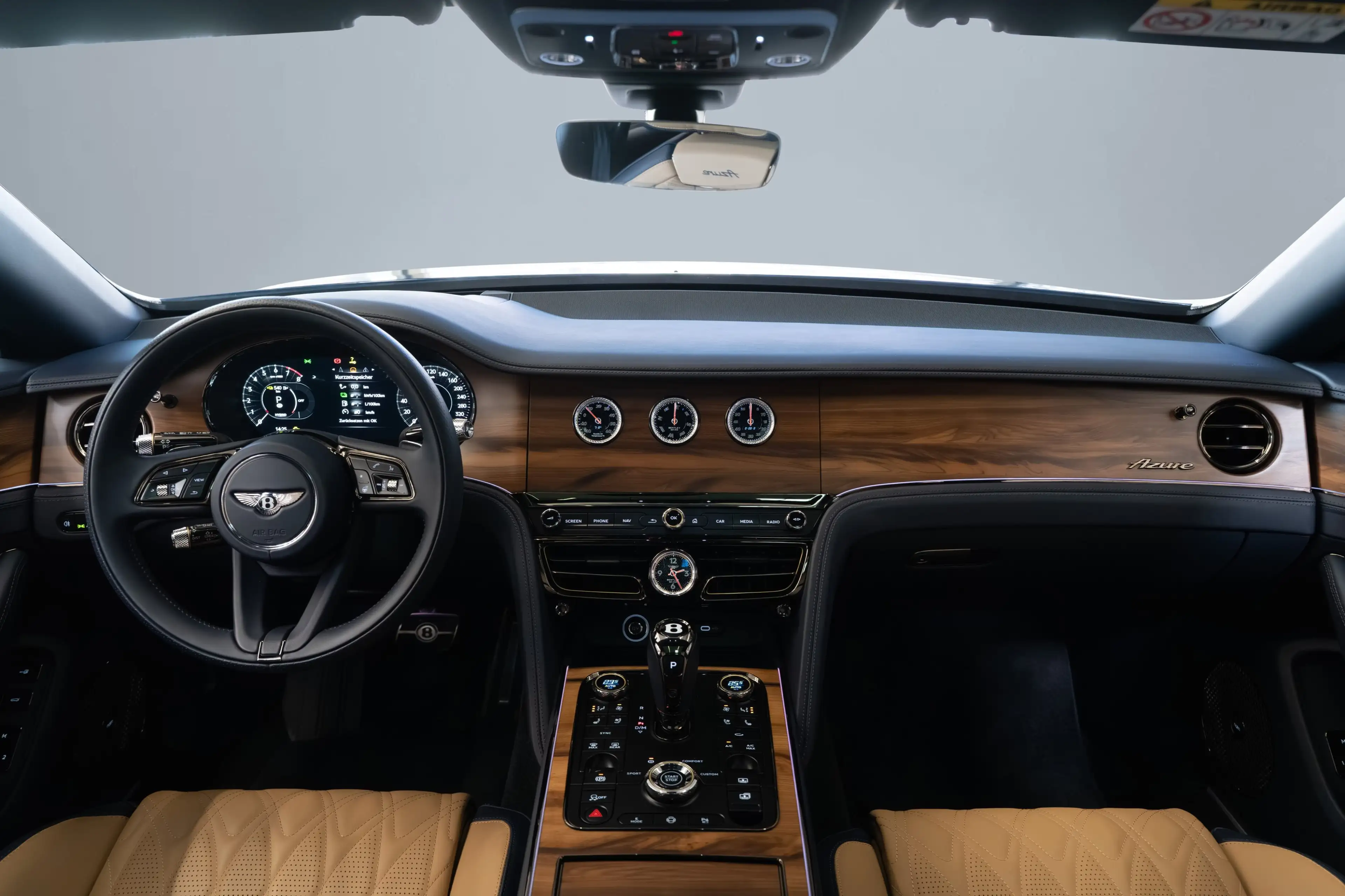Bentley Flying Spur Azure V8 Hybrid — photo 11