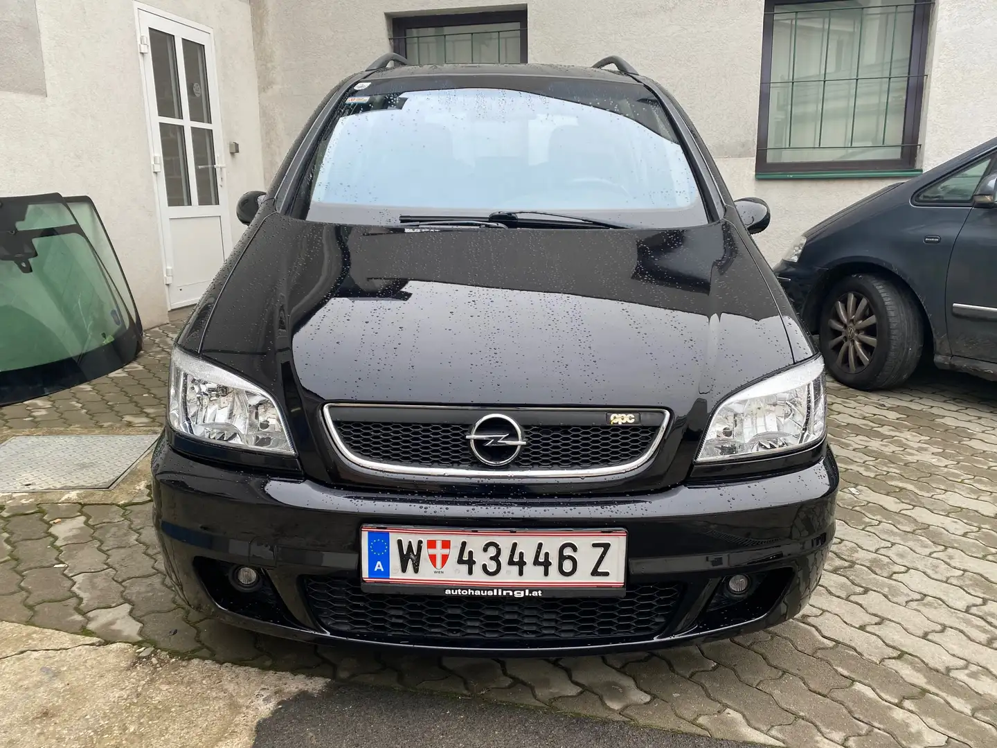 Opel Zafira Design Edition 2,2 16V DTI Schwarz - 2