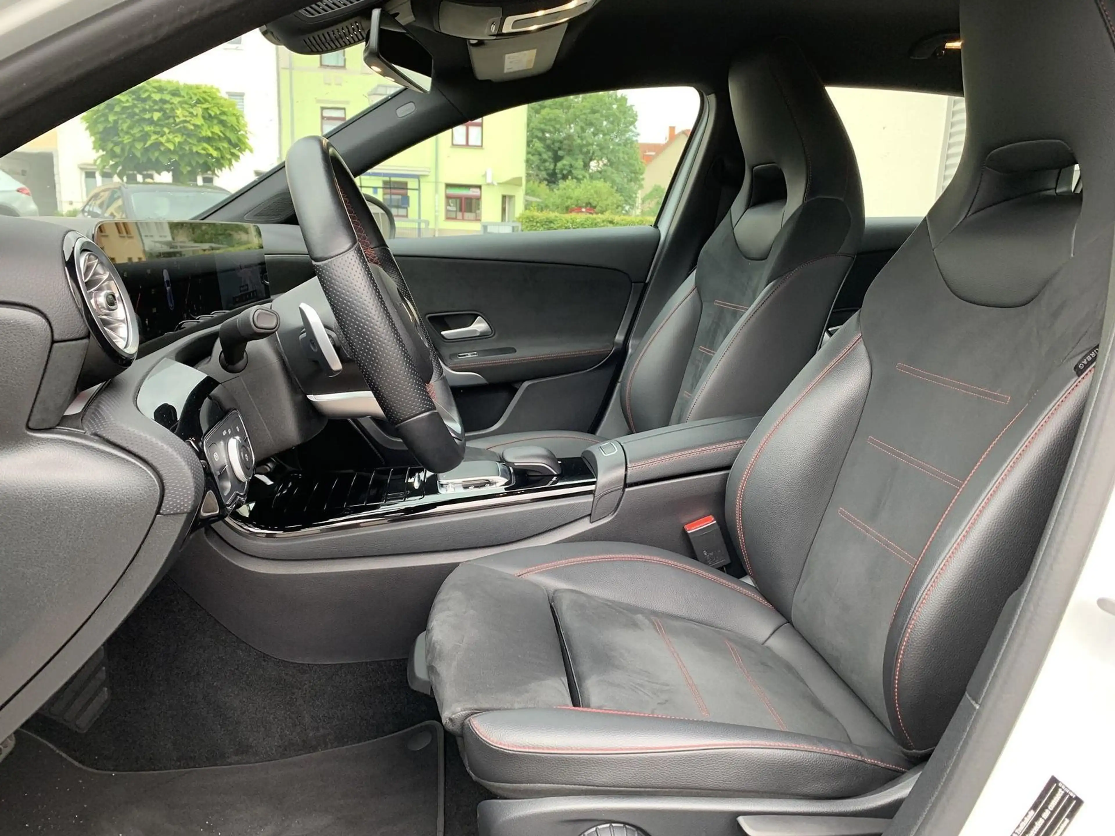 Mercedes-Benz A 200 A200 AMG-Line Ambiente+LED+Kamera+Sound — photo 9