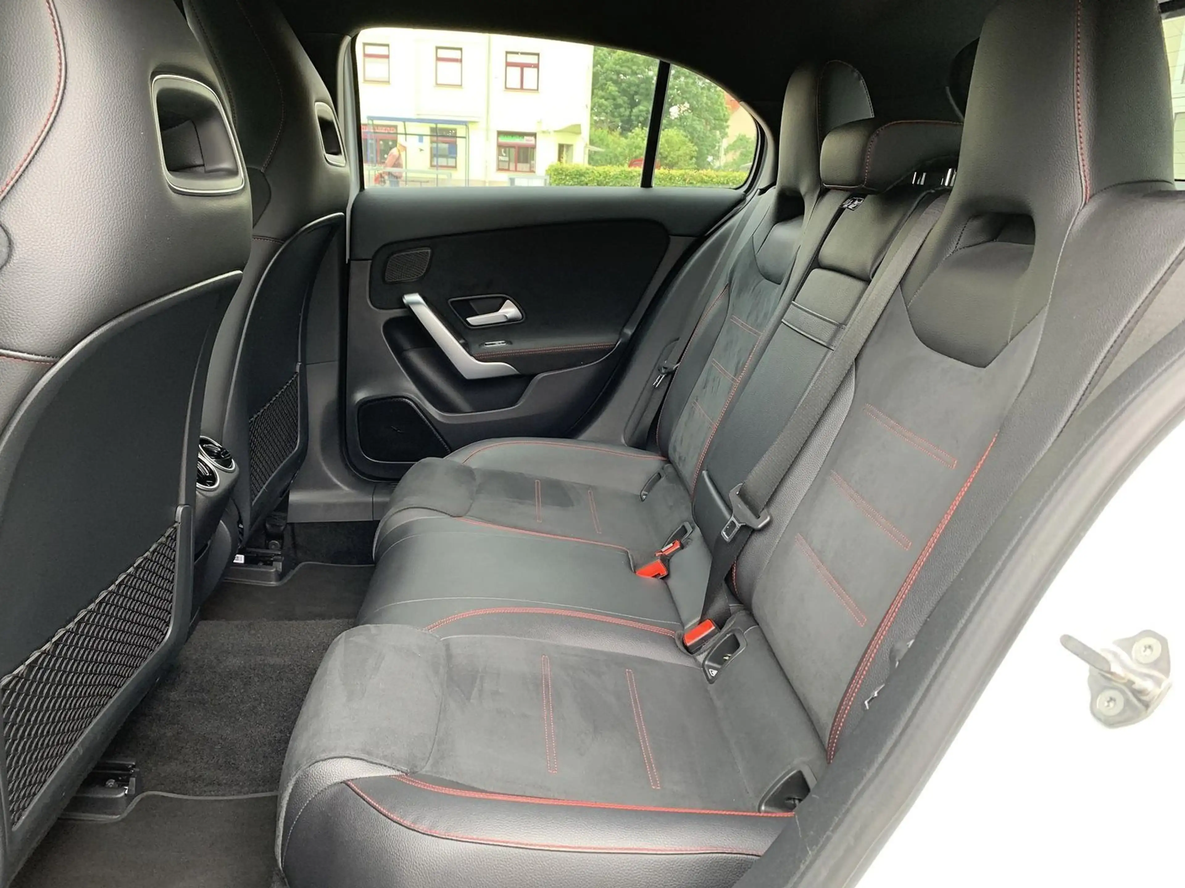 Mercedes-Benz A 200 A200 AMG-Line Ambiente+LED+Kamera+Sound — photo 10