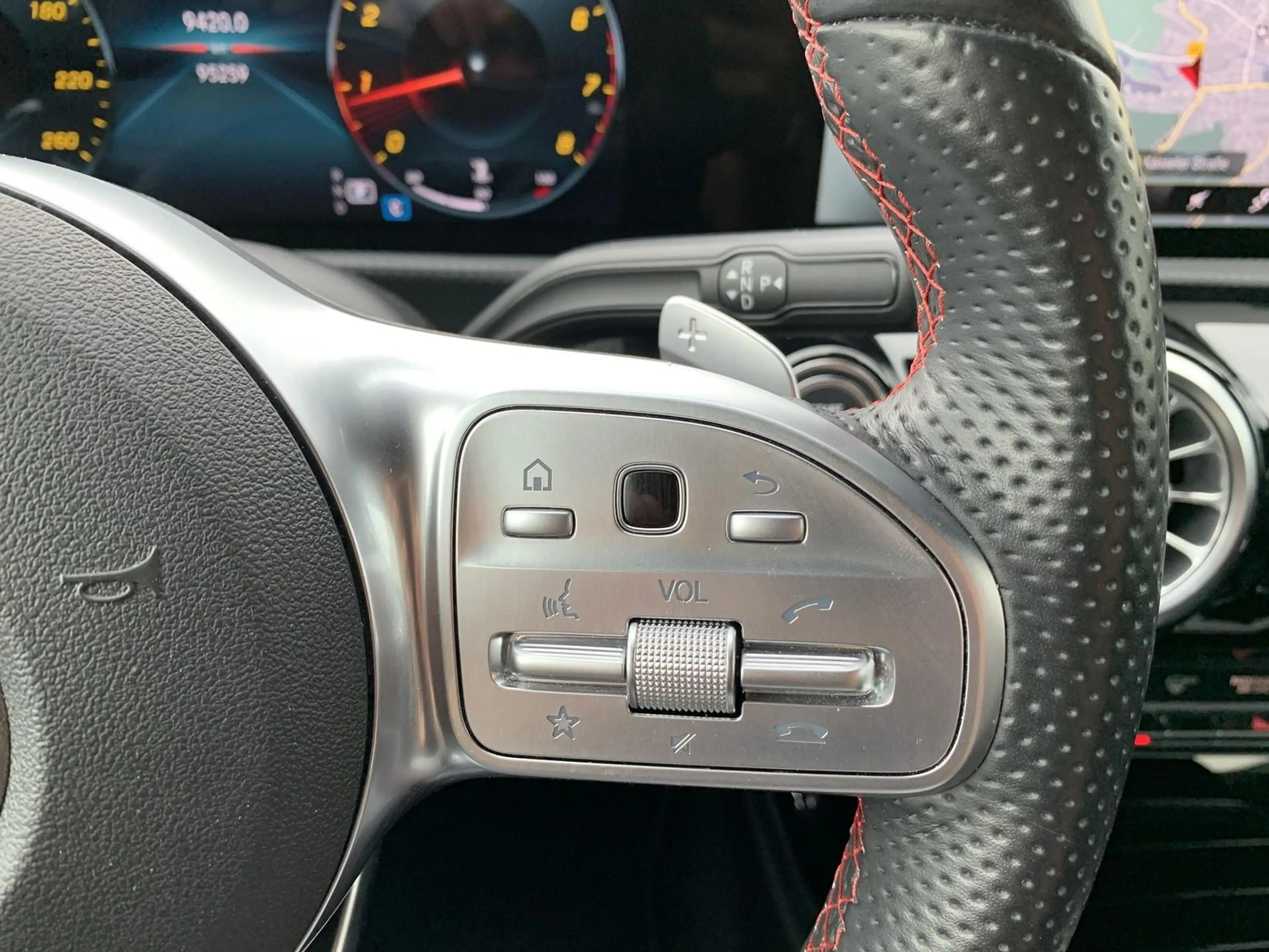 Mercedes-Benz A 200 A200 AMG-Line Ambiente+LED+Kamera+Sound — photo 18