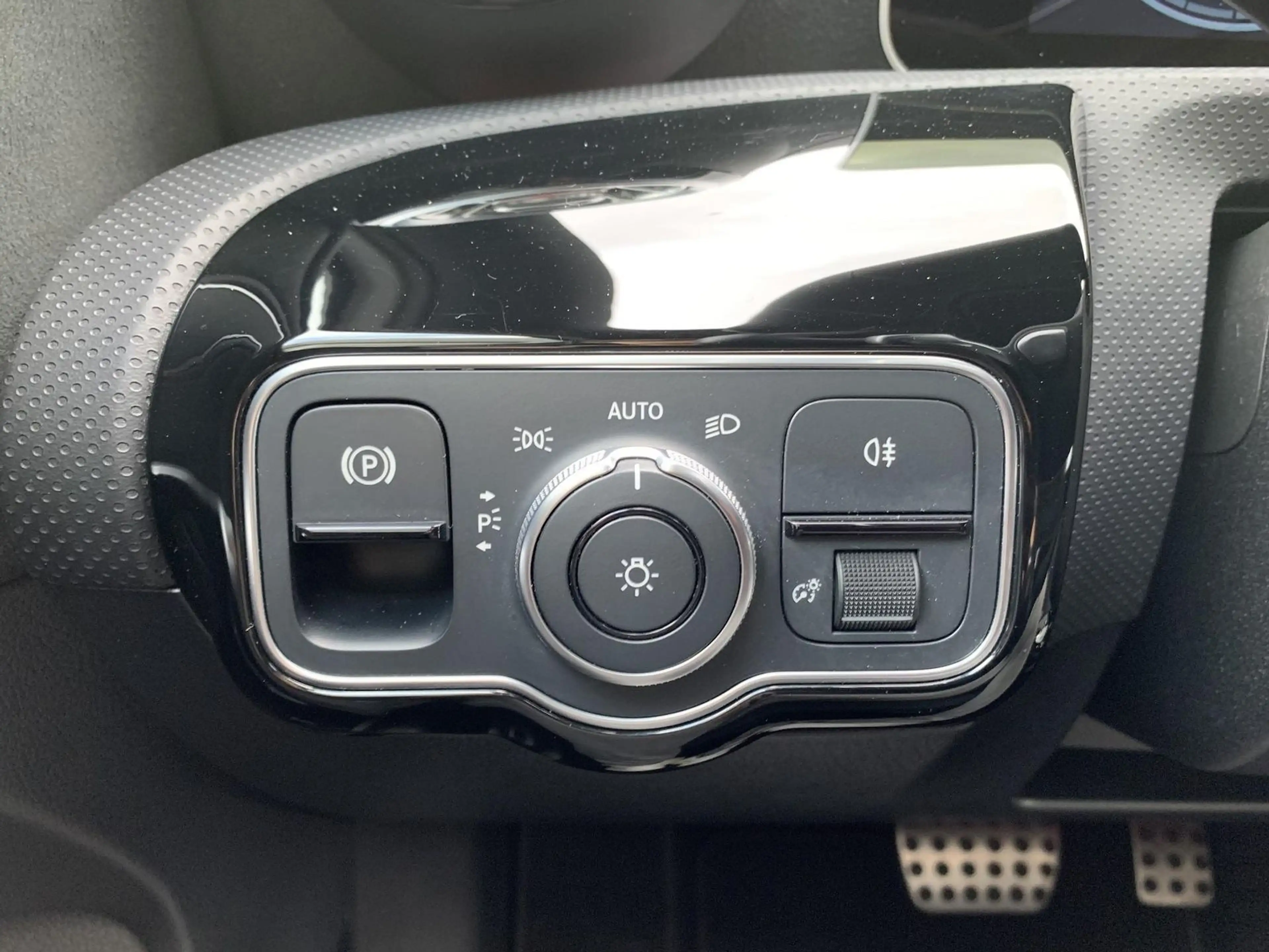 Mercedes-Benz A 200 A200 AMG-Line Ambiente+LED+Kamera+Sound — photo 26