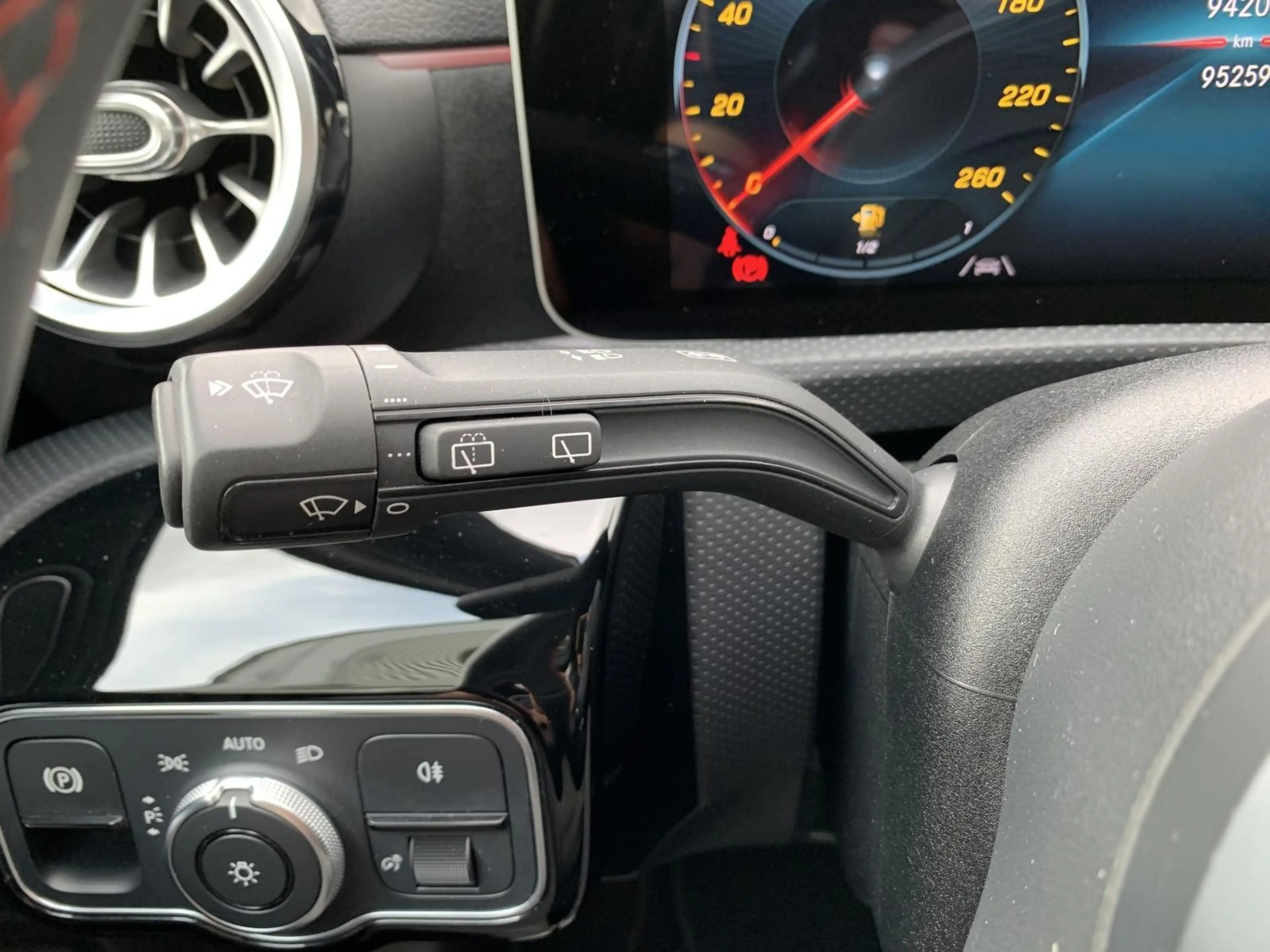 Mercedes-Benz A 200 A200 AMG-Line Ambiente+LED+Kamera+Sound — photo 19