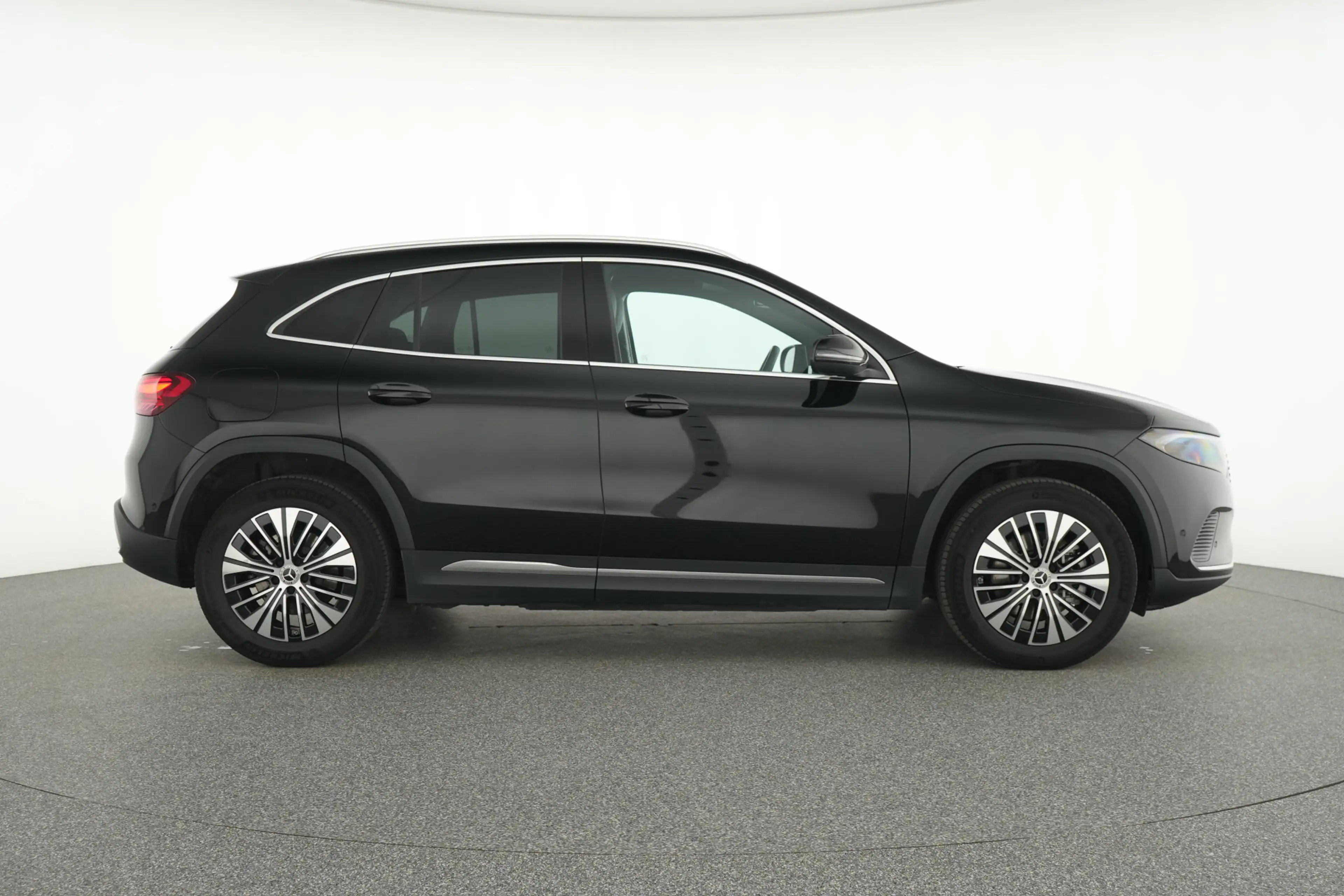 Mercedes-Benz EQA 250 250+ Business Line 71 kWh Ledkoplampen | Sfeerverl — photo 10