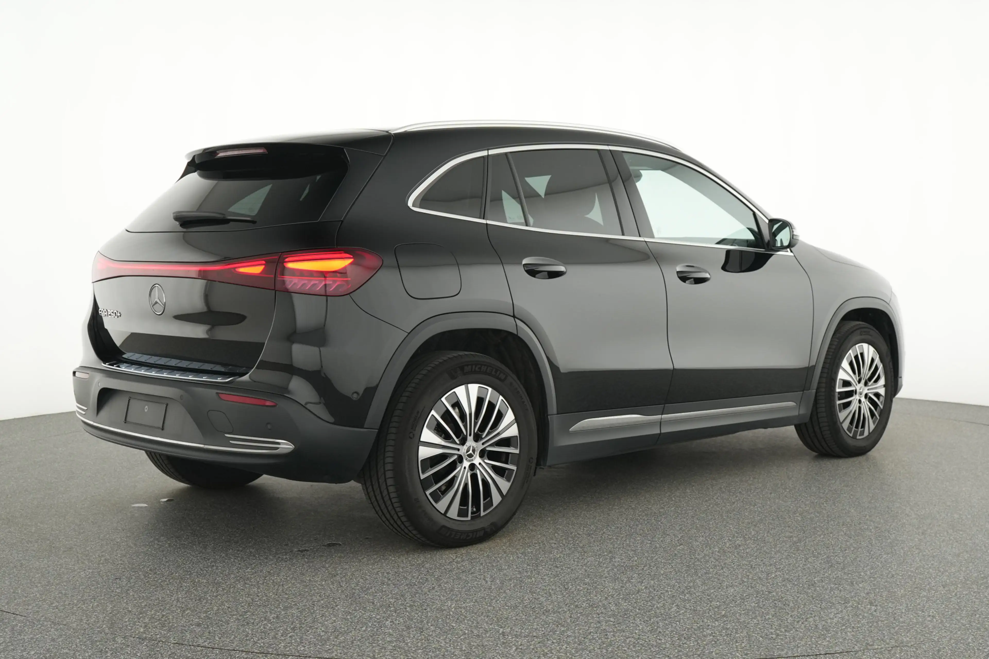 Mercedes-Benz EQA 250 250+ Business Line 71 kWh Ledkoplampen | Sfeerverl — photo 4