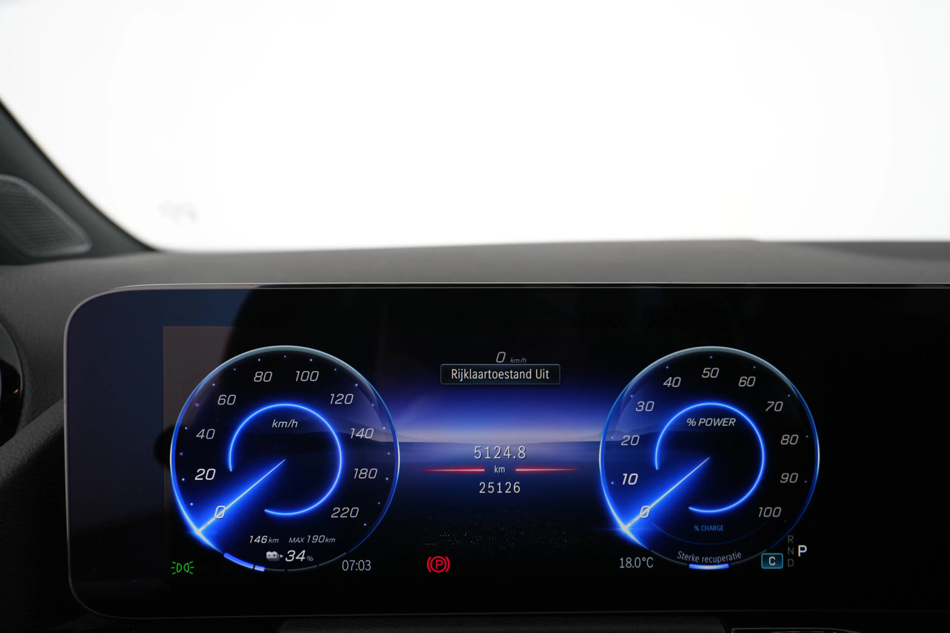 Mercedes-Benz EQA 250 250+ Business Line 71 kWh Ledkoplampen | Sfeerverl — photo 7