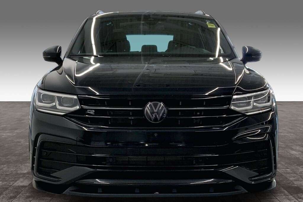 2024 Volkswagen Tiguan HIGHLINE R-LINE AWD | LEATHER | PANO ROOF | NAVI — снимка 1