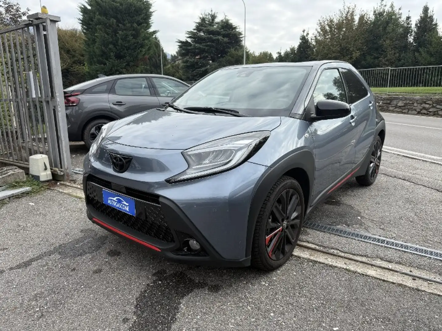 Toyota Aygo X Aygo X 1.0 VVT-i 72 CV 5 porte Lounge Blu/Azzurro - 2