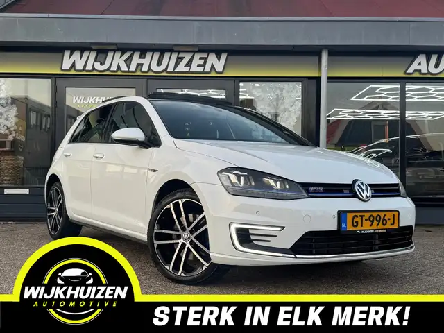 Volkswagen Golf GTE 1.4 TSI met Panorama dak !!! Navigatie !!! Cruise