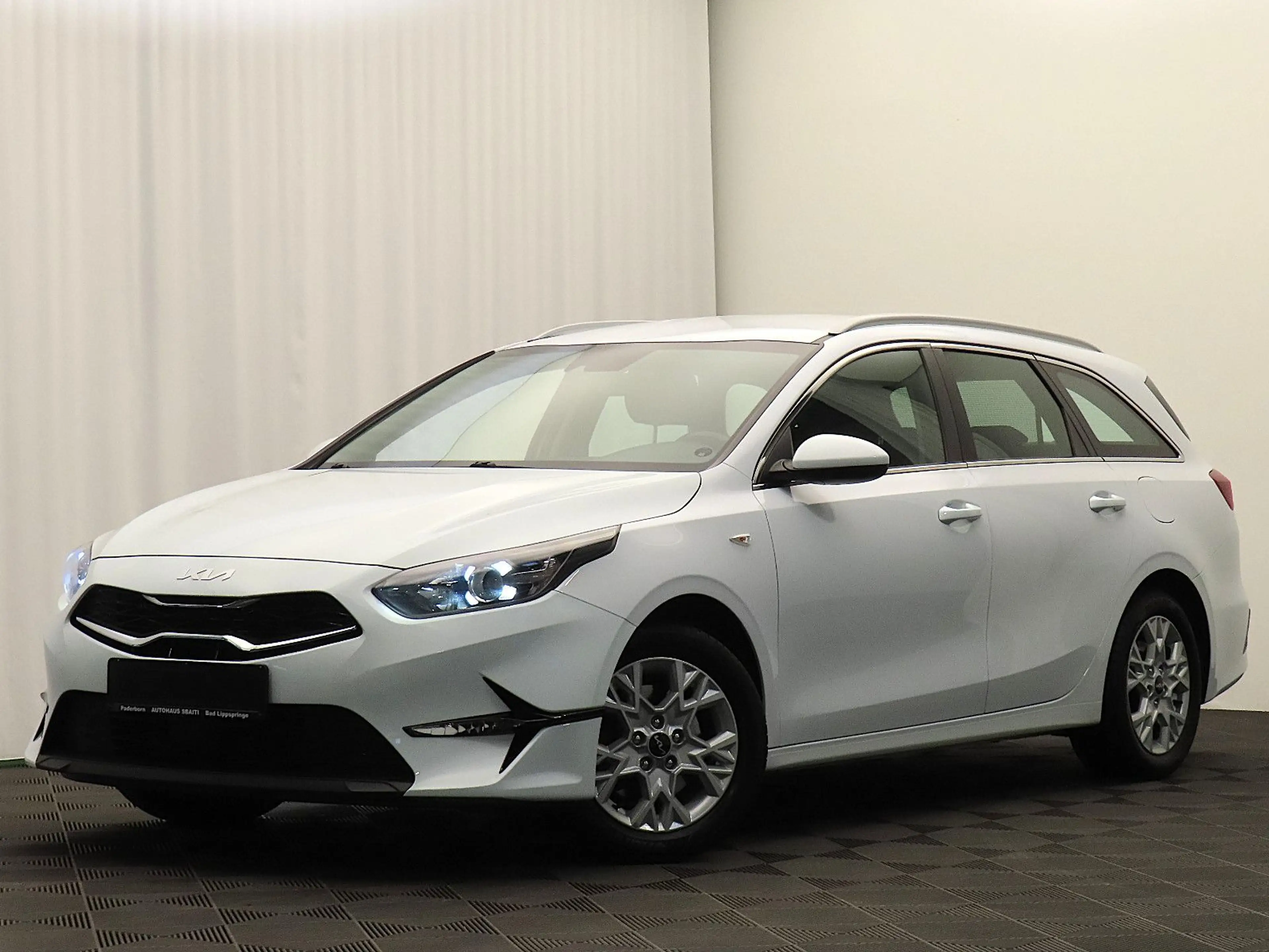 Kia Ceed / cee'd Ceed Hybrid Automatik | Garantie | AHK | Kamera
