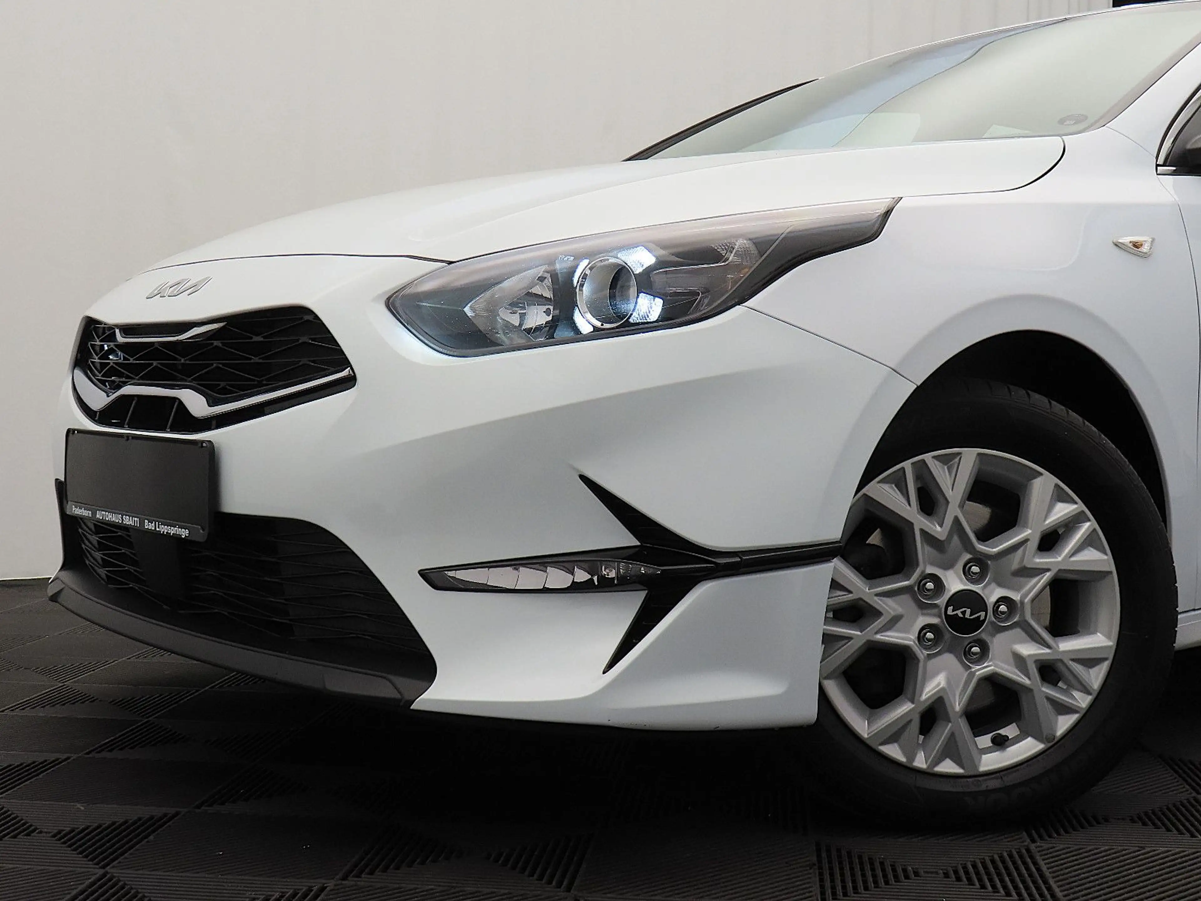 Kia Ceed / cee'd Ceed Hybrid Automatik | Garantie | AHK | Kamera — photo 10