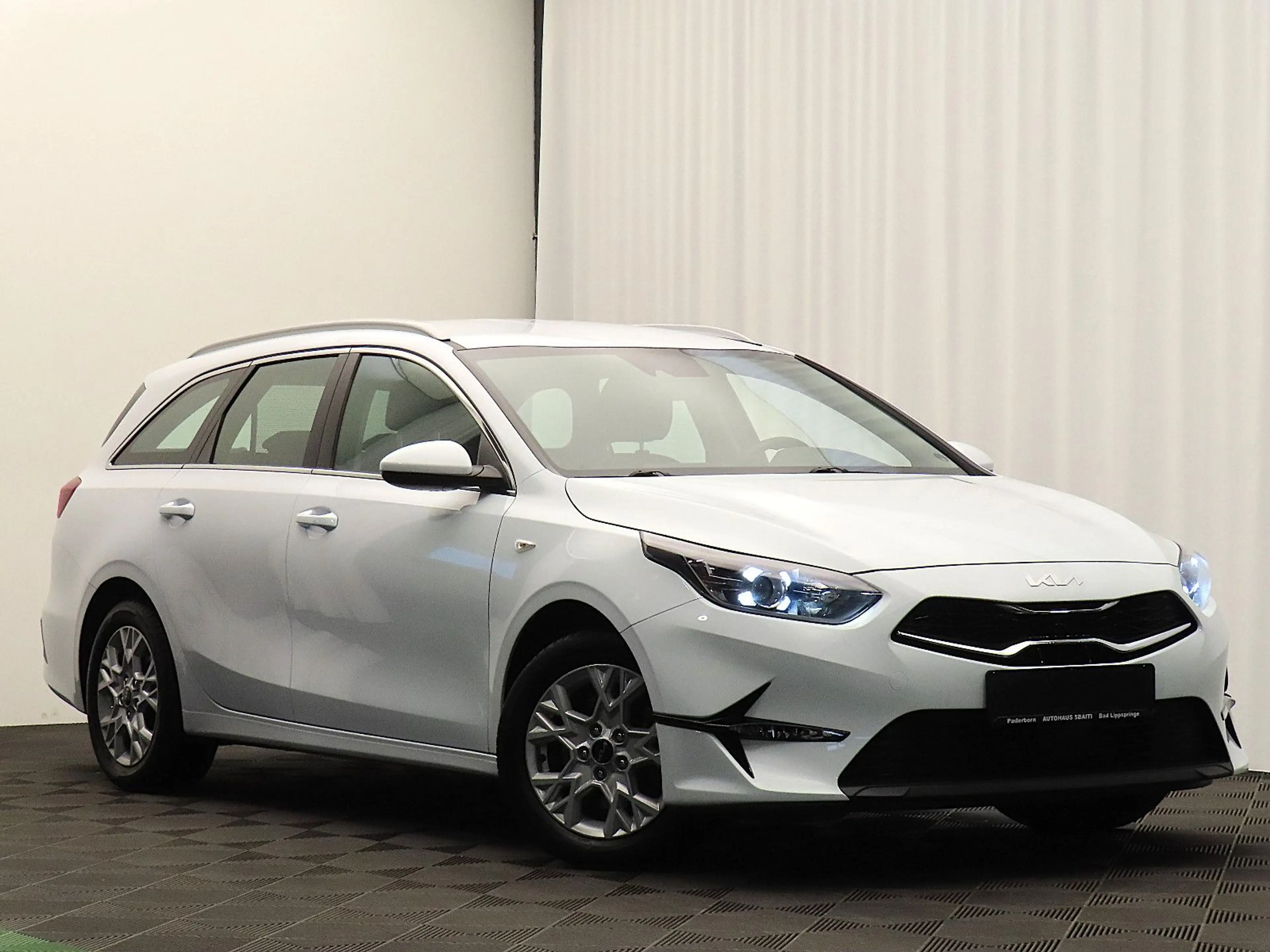 Kia Ceed / cee'd Ceed Hybrid Automatik | Garantie | AHK | Kamera — photo 4
