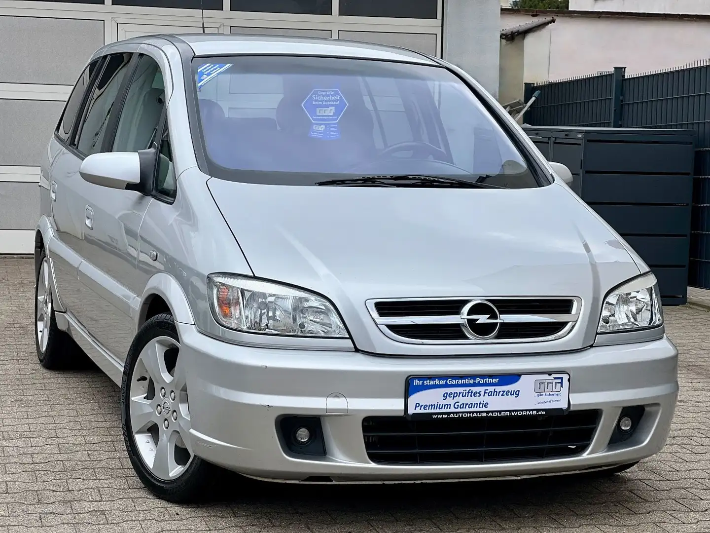 Opel Zafira A 2.2 OPC SPORT*1Hd*7-Sitz*TÜV*Temp*SITZH Silber - 2