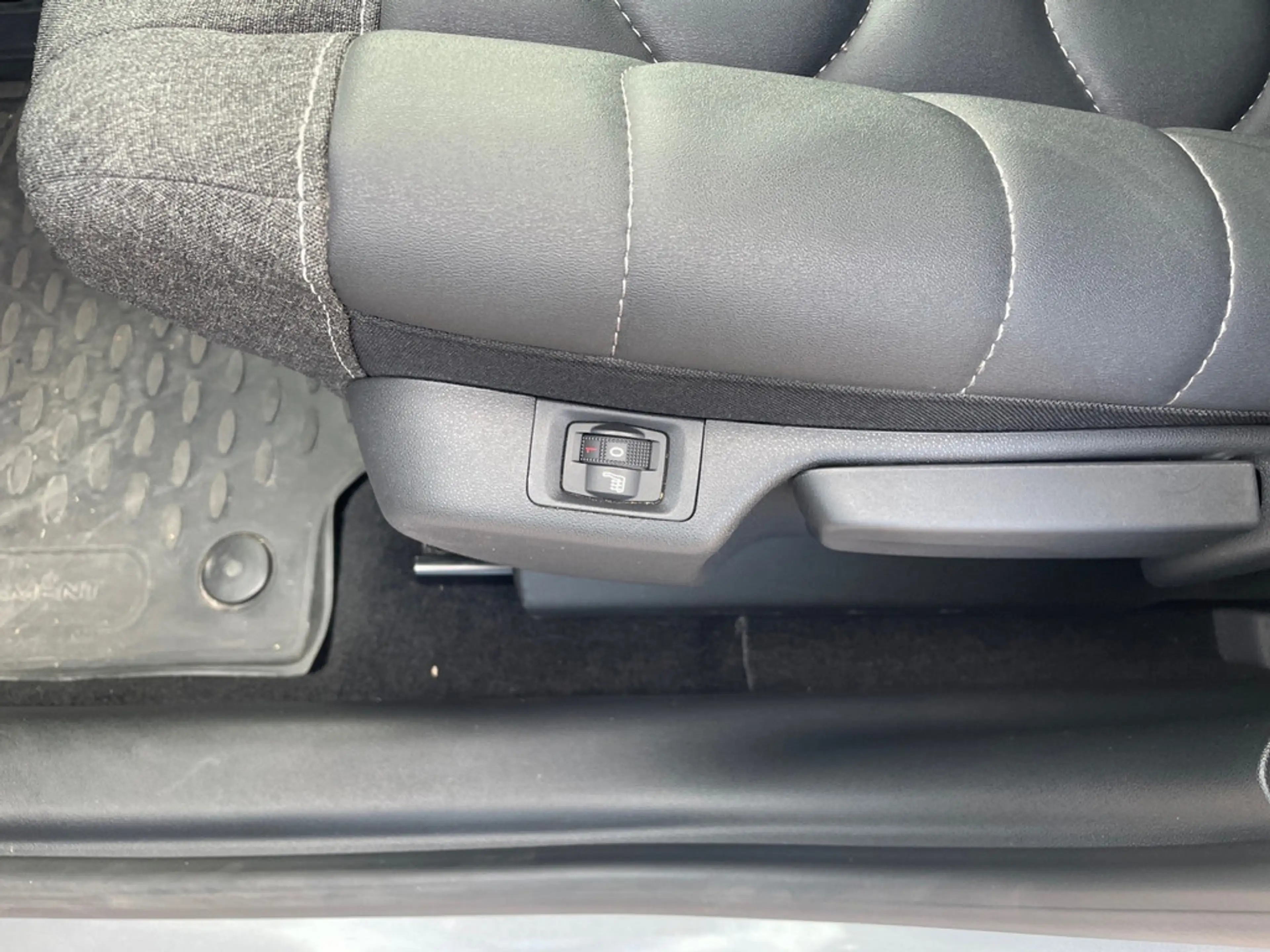 Citroen C3 Aircross 1.2 Plus EAT6 130 KLIMA PDC SHZ — photo 14