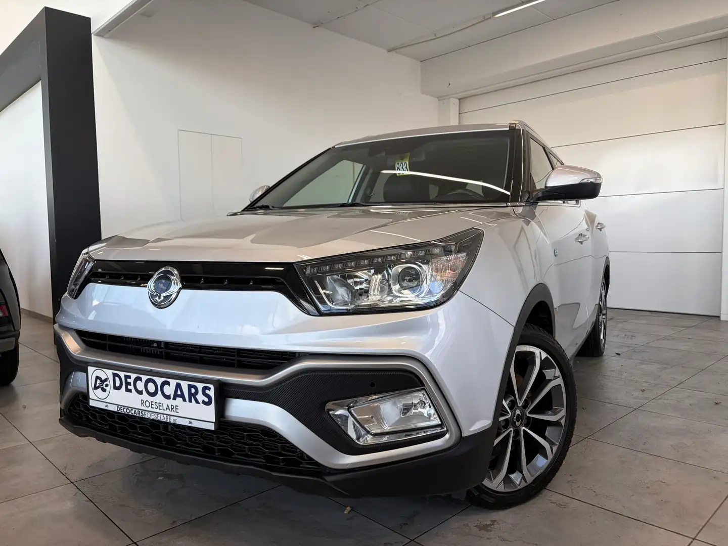 SsangYong XLV Trekhaak / Camera / Apple Carplay - Android Auto / Zetel & Stuurverwarming / Grau - 1