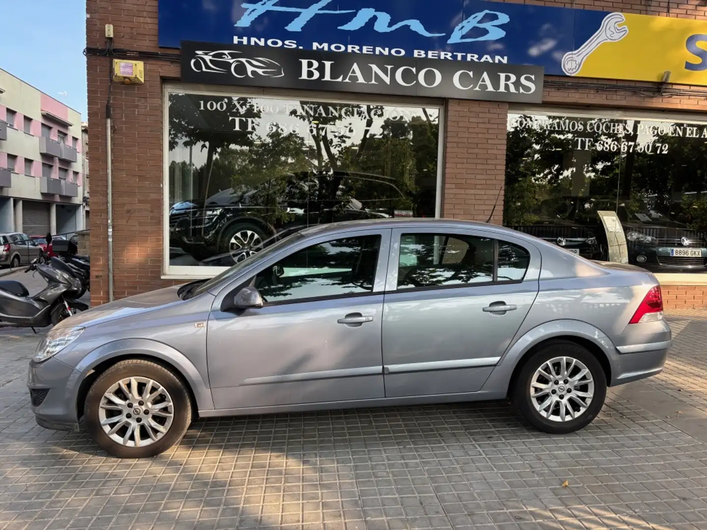 Opel Astra 1.6 16v Enjoy 115 Plateado - 1