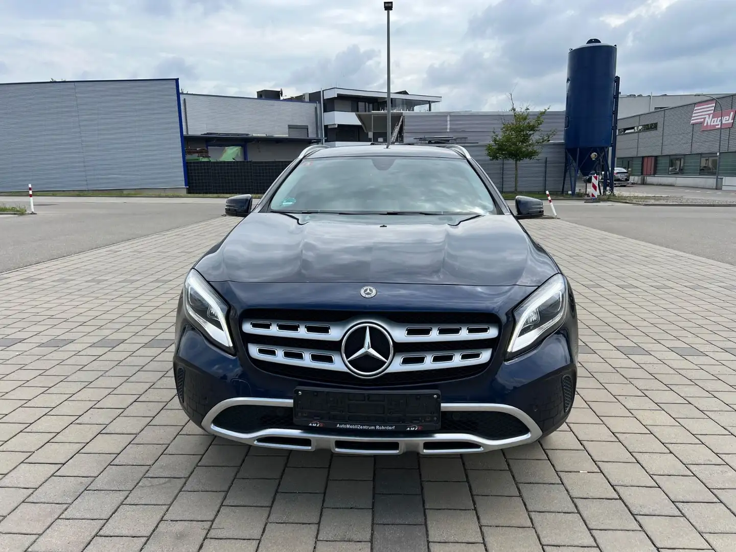 Mercedes-Benz GLA 220 CDI 4Matic *Navi, LED, Leder,AHK,Autom.* Modrá - 2