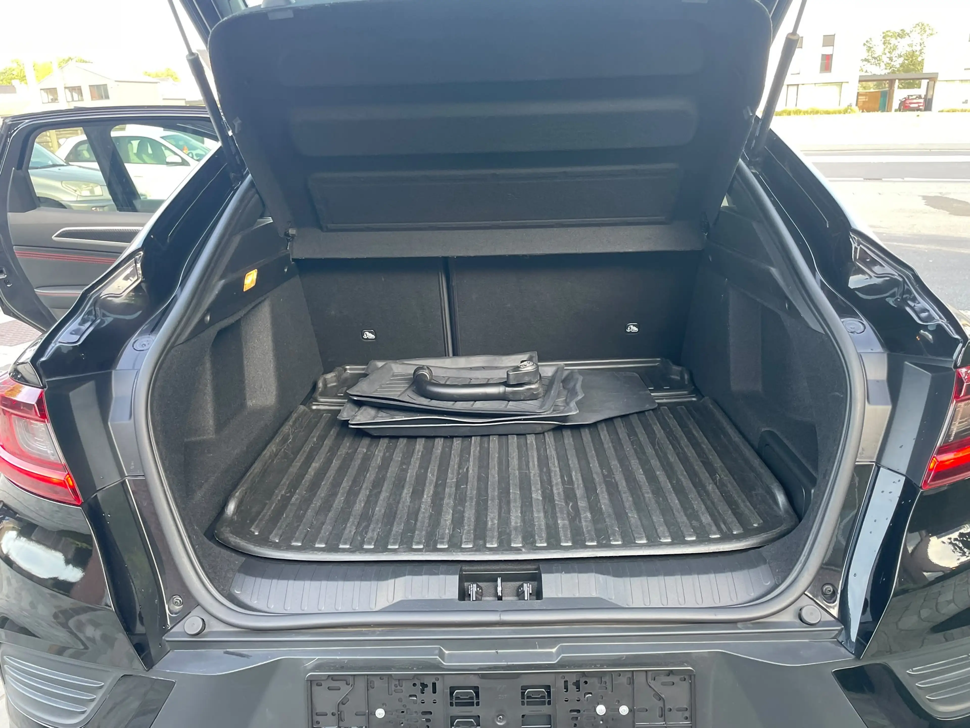 Renault Arkana Arkana E-TECH 1.6i R.S.Line — photo 14