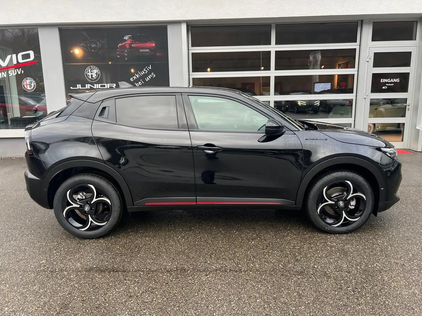 Alfa Romeo Junior Ibrida Speciale 1.2 MHEV e-DCT6 145PS Schwarz - 2