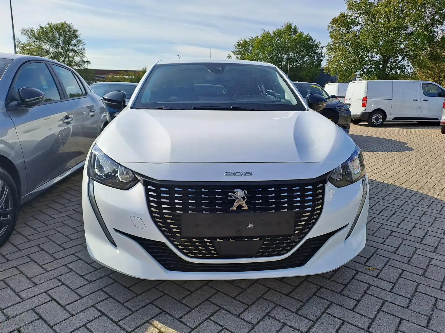 Peugeot 208 1.2 Allure Pack Weiß - 2