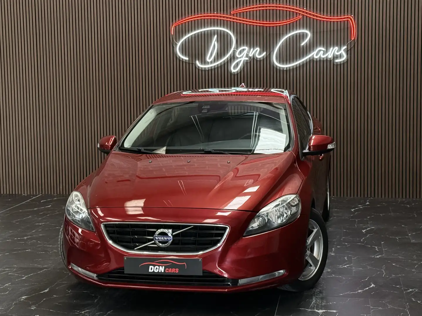 Volvo V40 V40 1.6 D2 Ocean Race Powershift Rood - 1