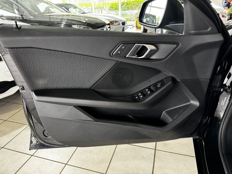 BMW 118 d Advantage/1.HD/LIVE/LED/NAVI/SHZ/2x PDC/ALU — photo 12