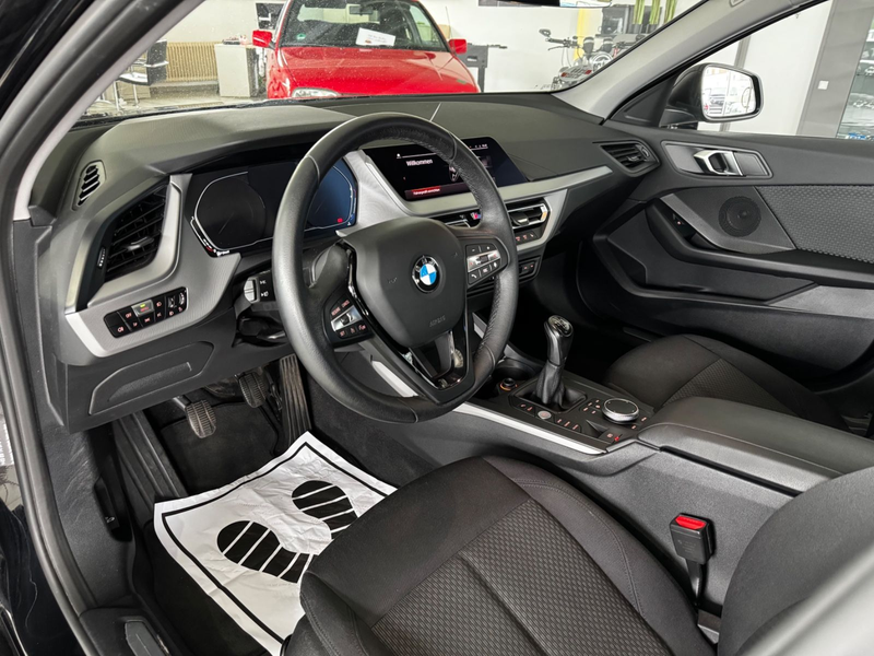 BMW 118 d Advantage/1.HD/LIVE/LED/NAVI/SHZ/2x PDC/ALU — photo 11