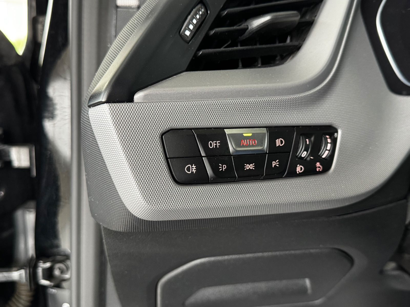BMW 118 d Advantage/1.HD/LIVE/LED/NAVI/SHZ/2x PDC/ALU — photo 15