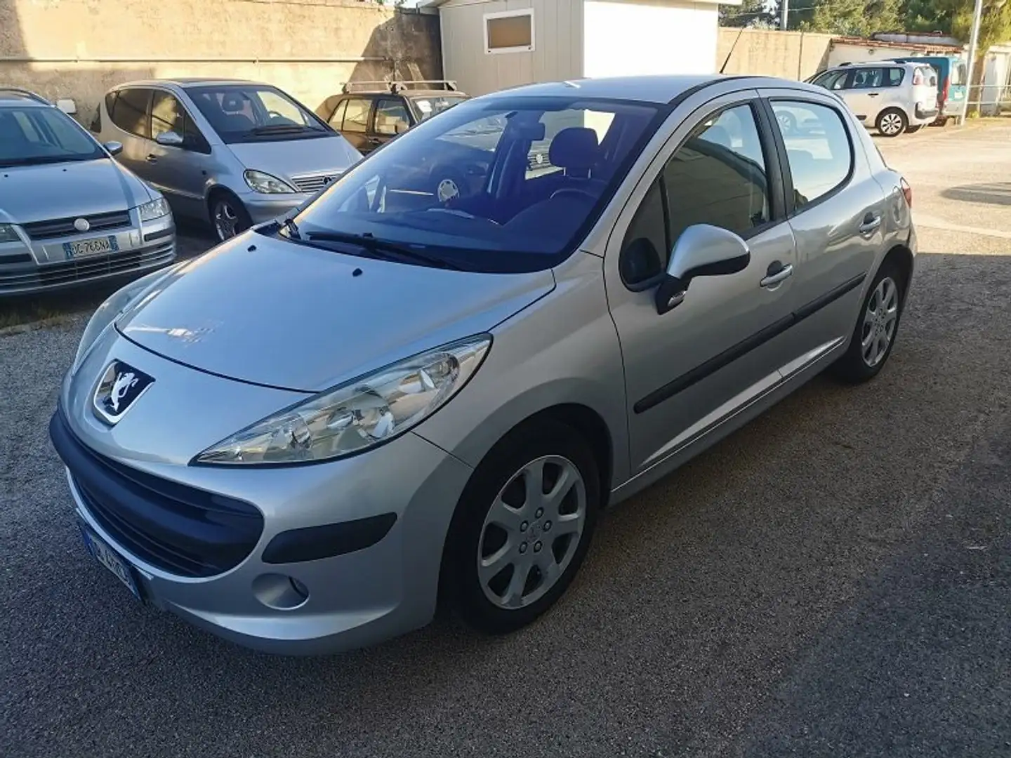 Peugeot 207 5p 1.6 hdi 16v Zilver - 1