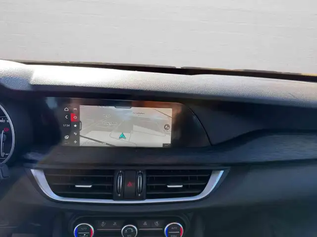 Alfa Romeo Stelvio view 11