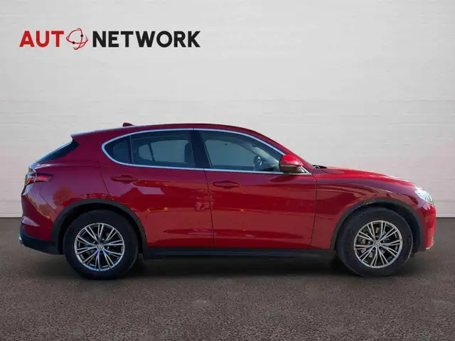 Alfa Romeo Stelvio view 8